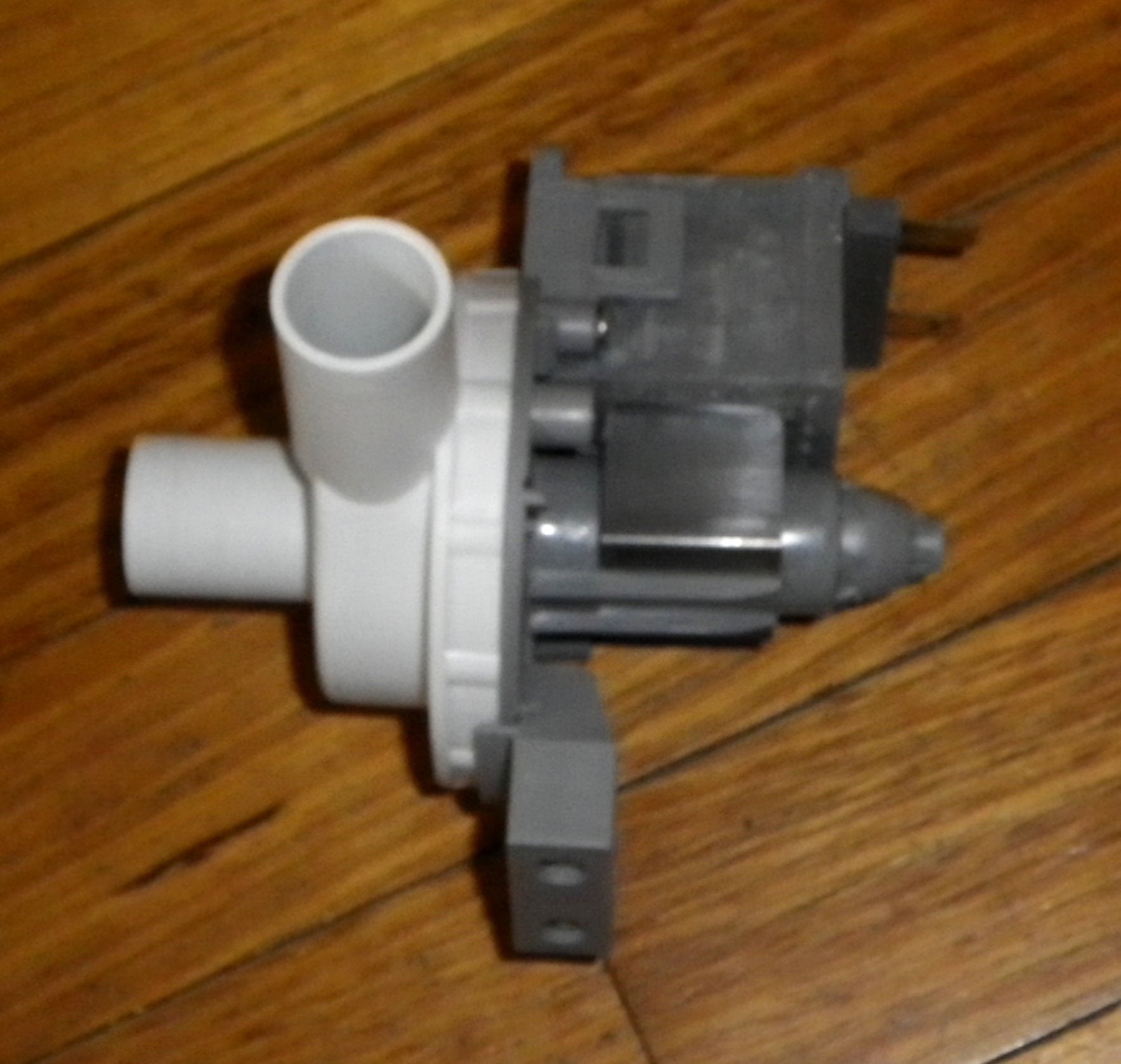 24mm Inlet & Outlet Universal Magnetic Drain Pump - Part # UNI273