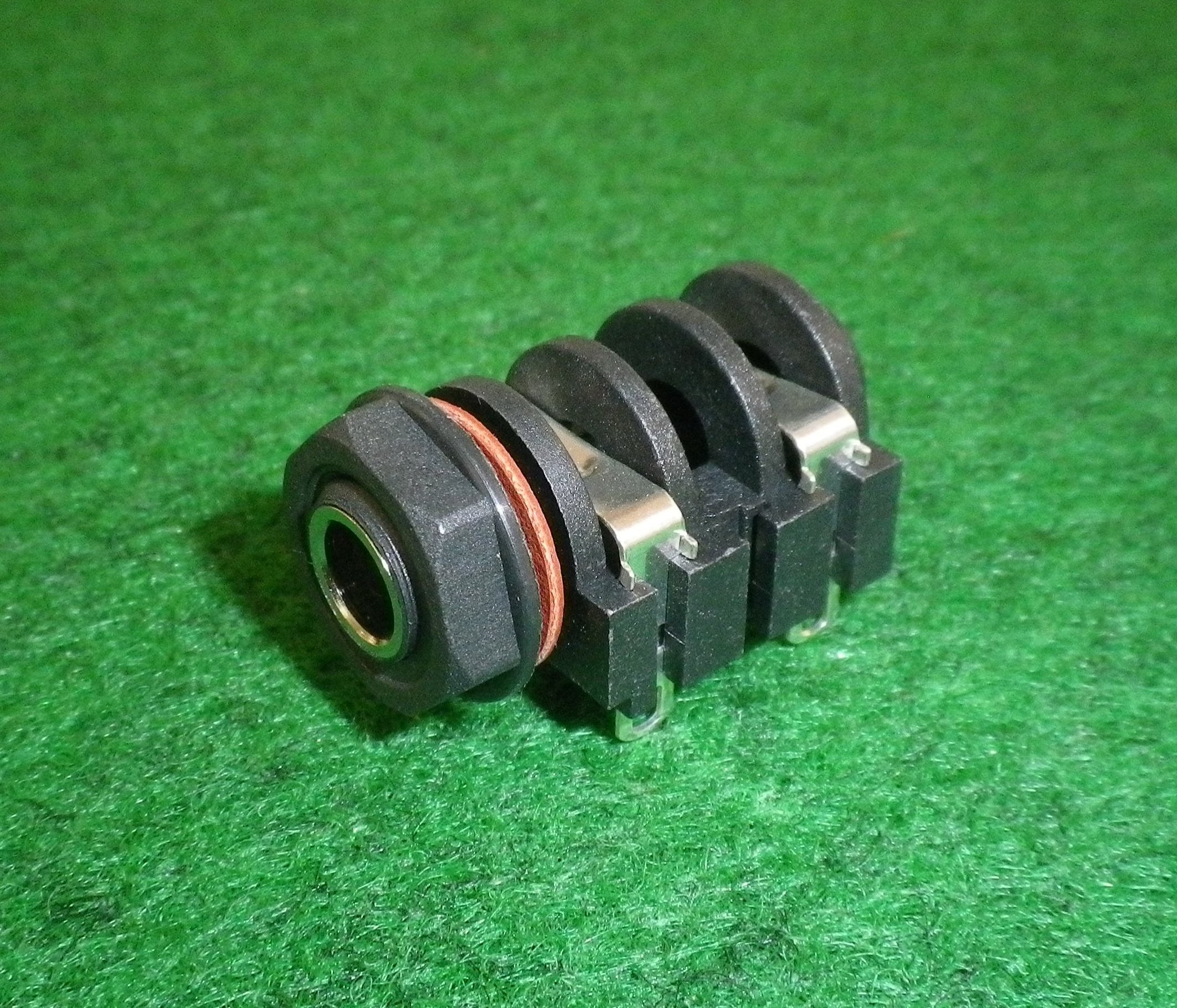 6.3mm Plastic Insulated Mono Switched Phone Socket with Solder Tags - Part Number BJ102, Ideal for Audio Equipment