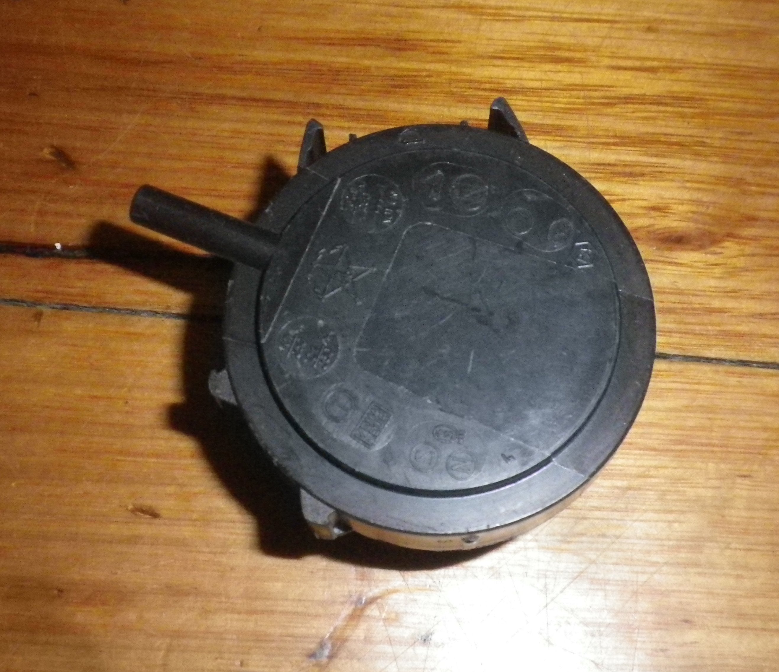Ariston Front - Loading Washer 3 - Terminal Pressure Switch UNI210, A199993