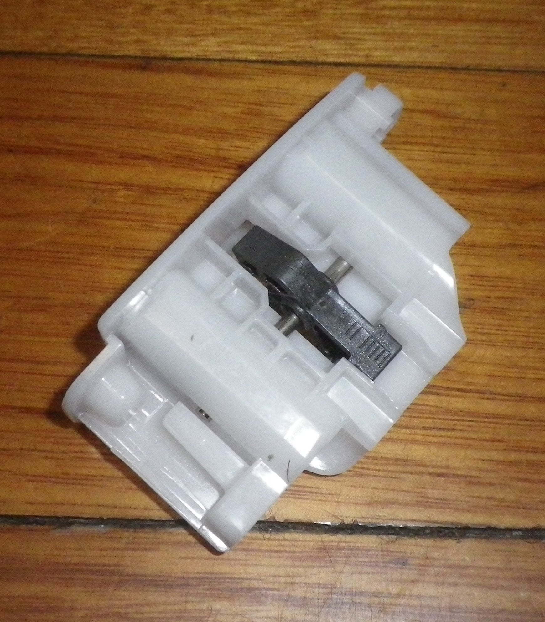 Bosch WT, WTG, WTH, WTW Series Dryer Female Door Latch Assembly - Part # 10022250