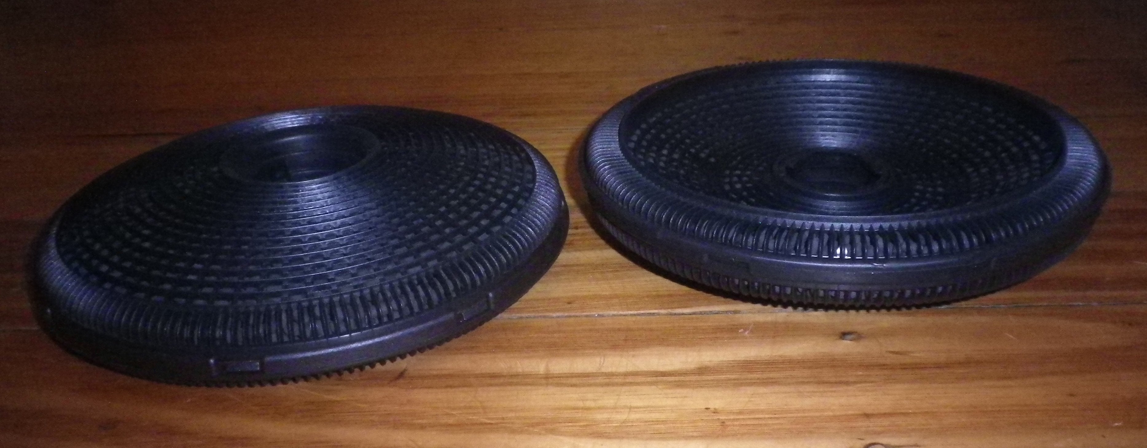 AEG, Smeg, Omega Round Activated Charcoal Rangehood Filters (Pack of 2) - Part # 902979877