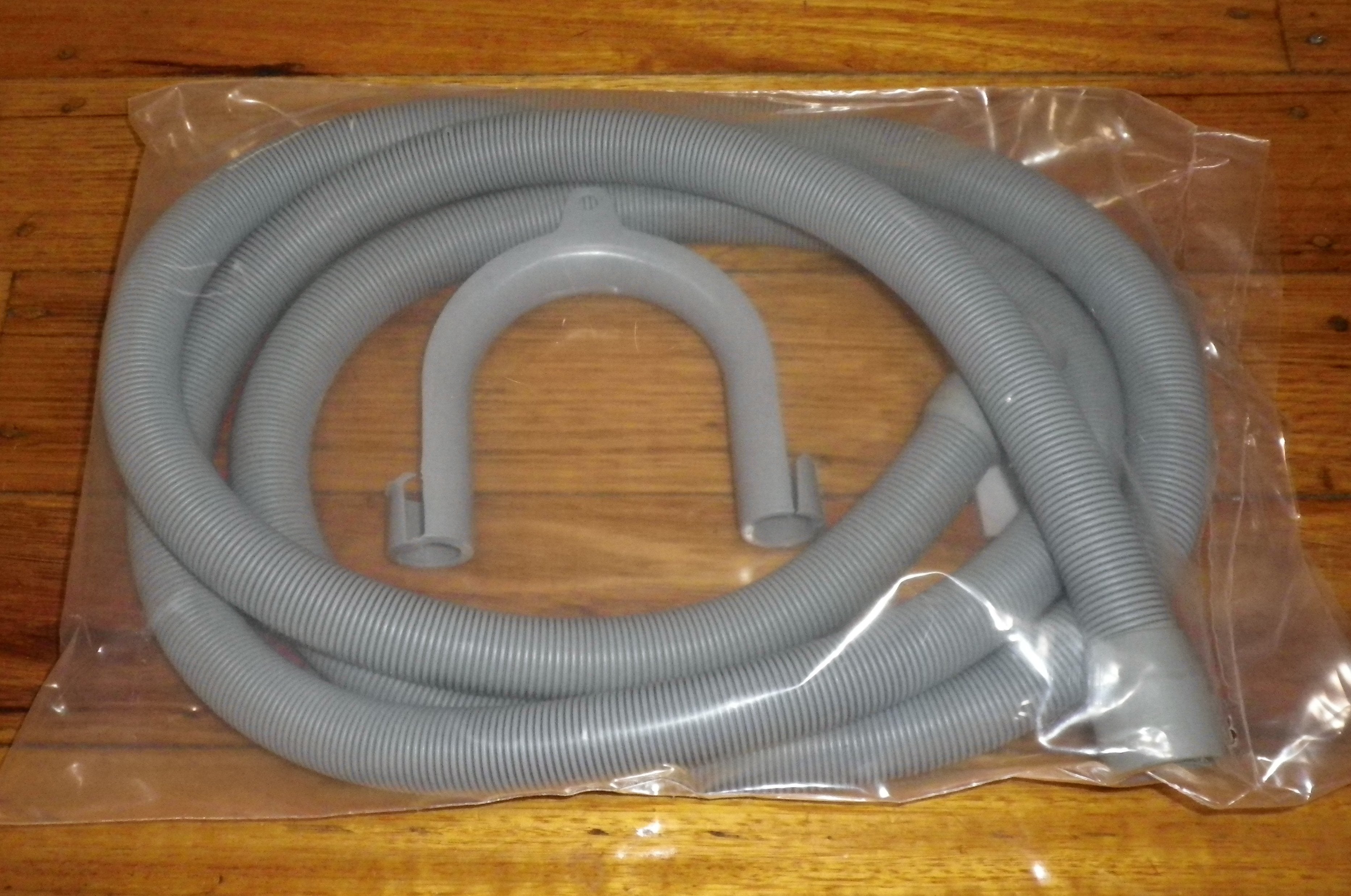 2.0m Universal Washing Machine Outlet Hose - Part # W041, 19mm with 21mm & 28mm Ends