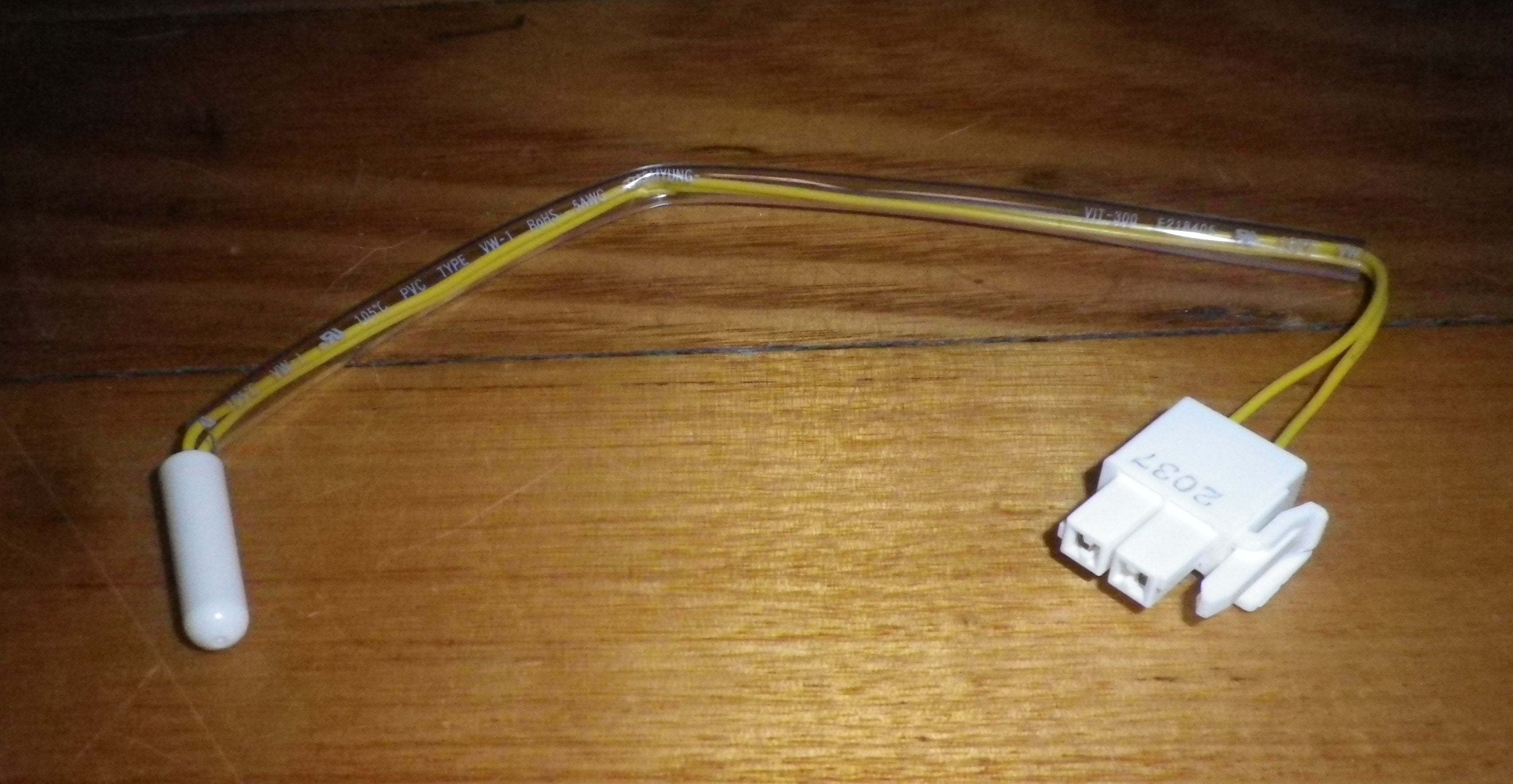 Samsung SRF677CDBLS Defrost Temperature Sensor - Part DA32 - 10104N