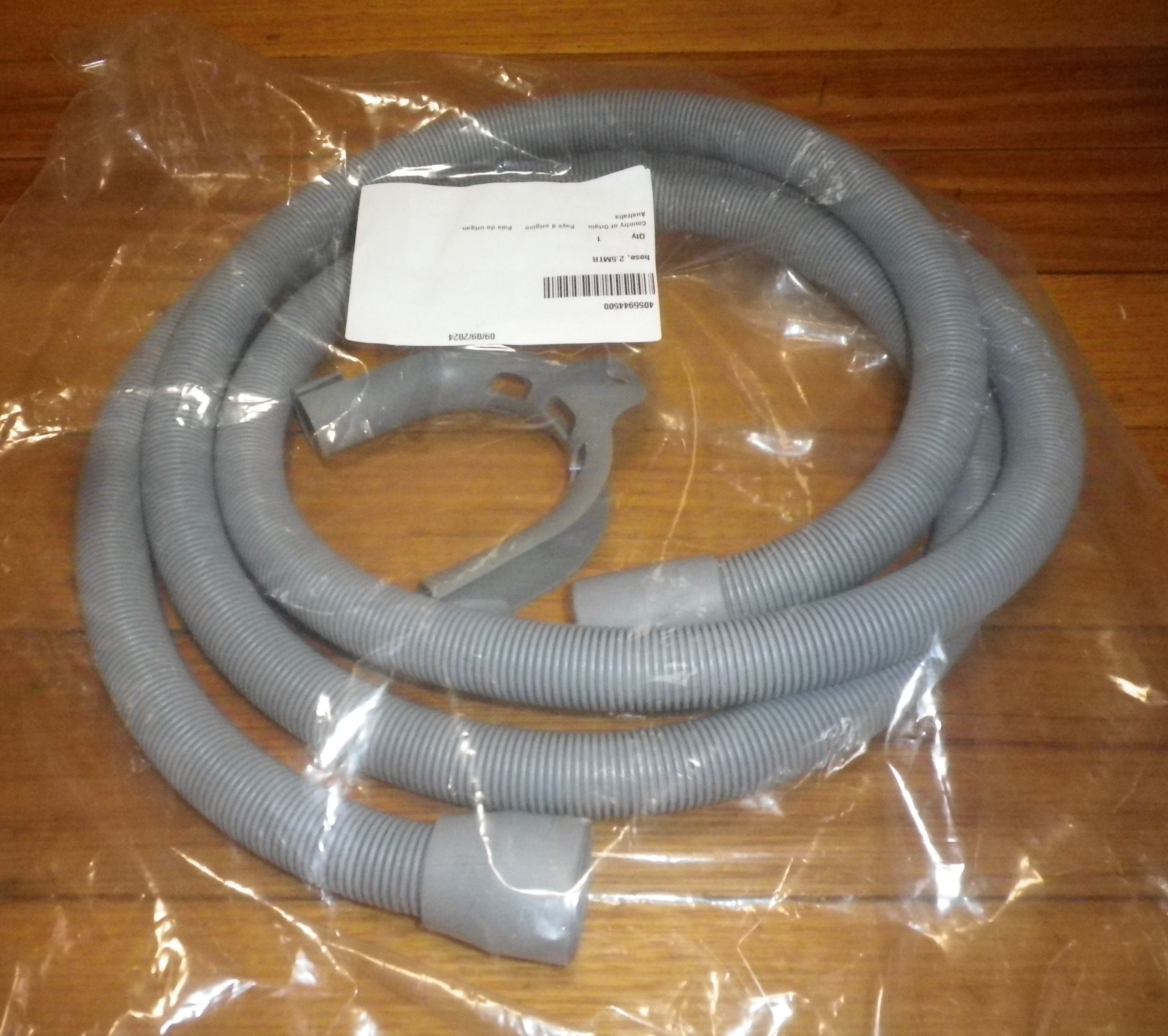2.5m Universal Washing Machine Outlet Hose - Part # 4055944500