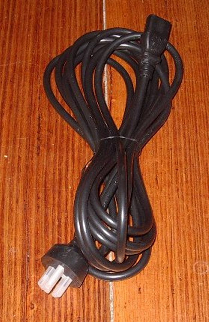 5-Meter Computer Power Cord - IEC Female Connector to 3-Pin Mains Plug, Part Number ACL406B