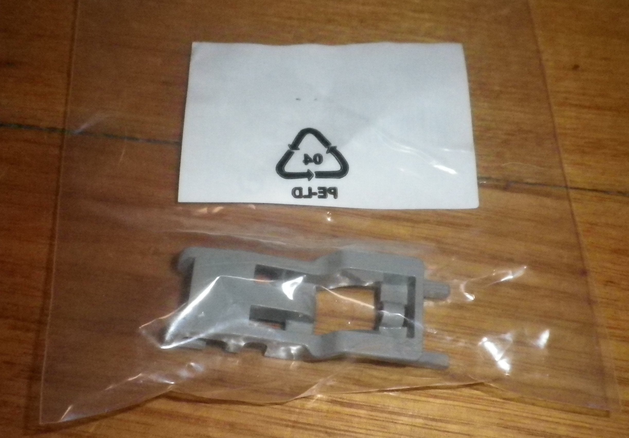 Bosch SMS, SMU Series Dishwasher Upper Basket Tine Clip - Part 10014079