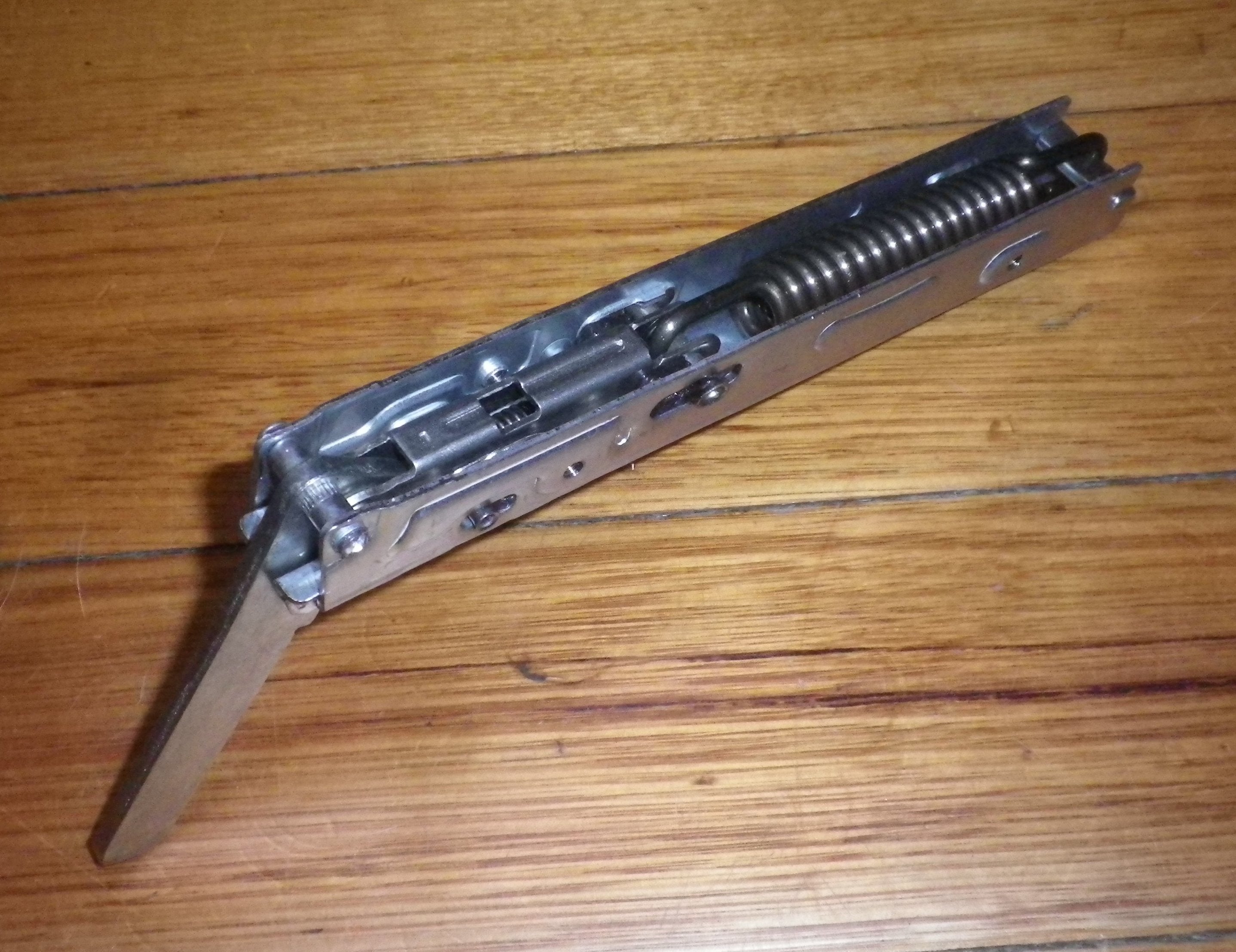 Fisher & Paykel OB60 Oven Door Hinge - Genuine Part #FP565189