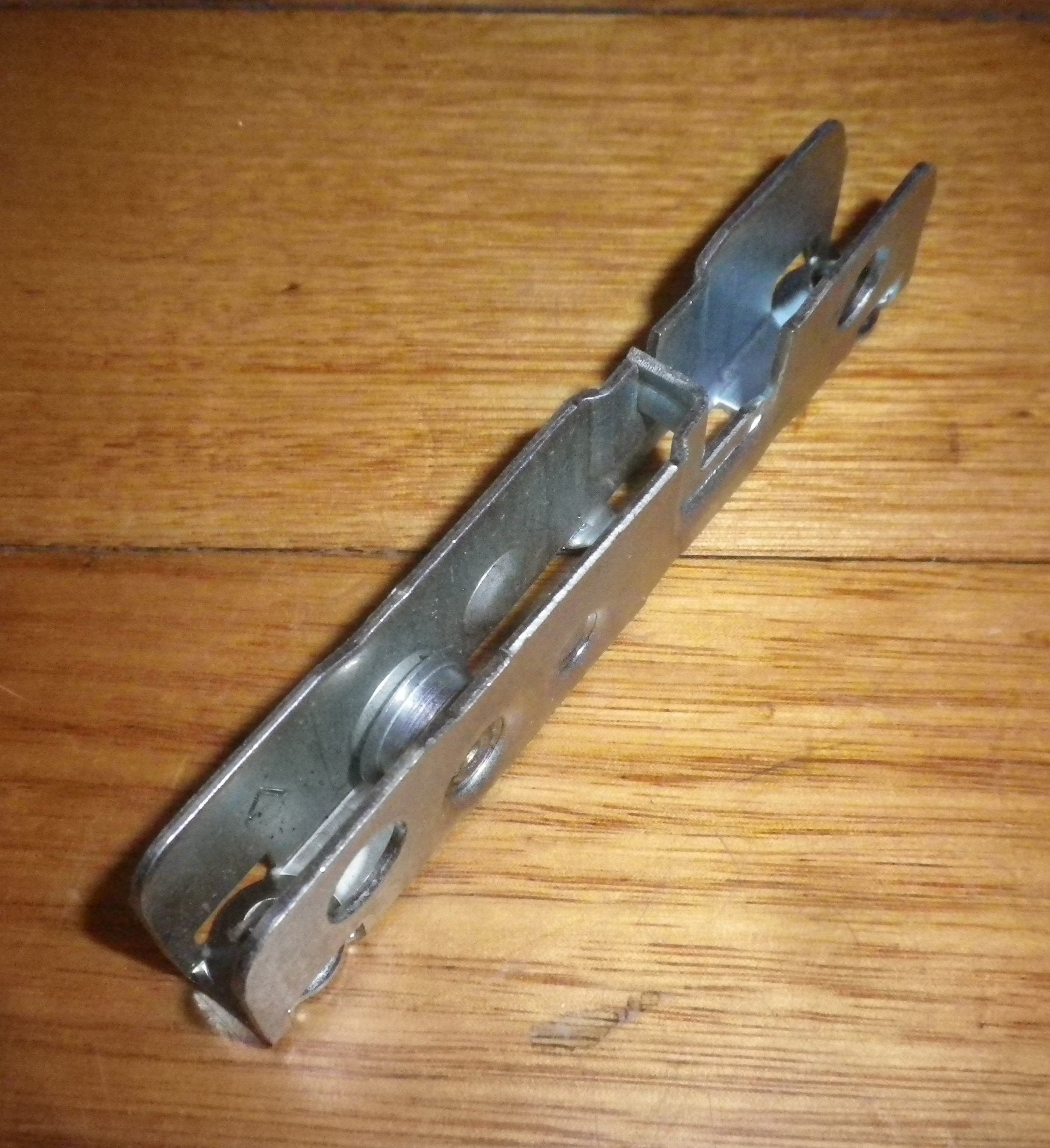 Ariston and Whirlpool Compatible Oven Door Hinge Support Bracket Assembly - Replacement Part Numbers A049938, 481941758056
