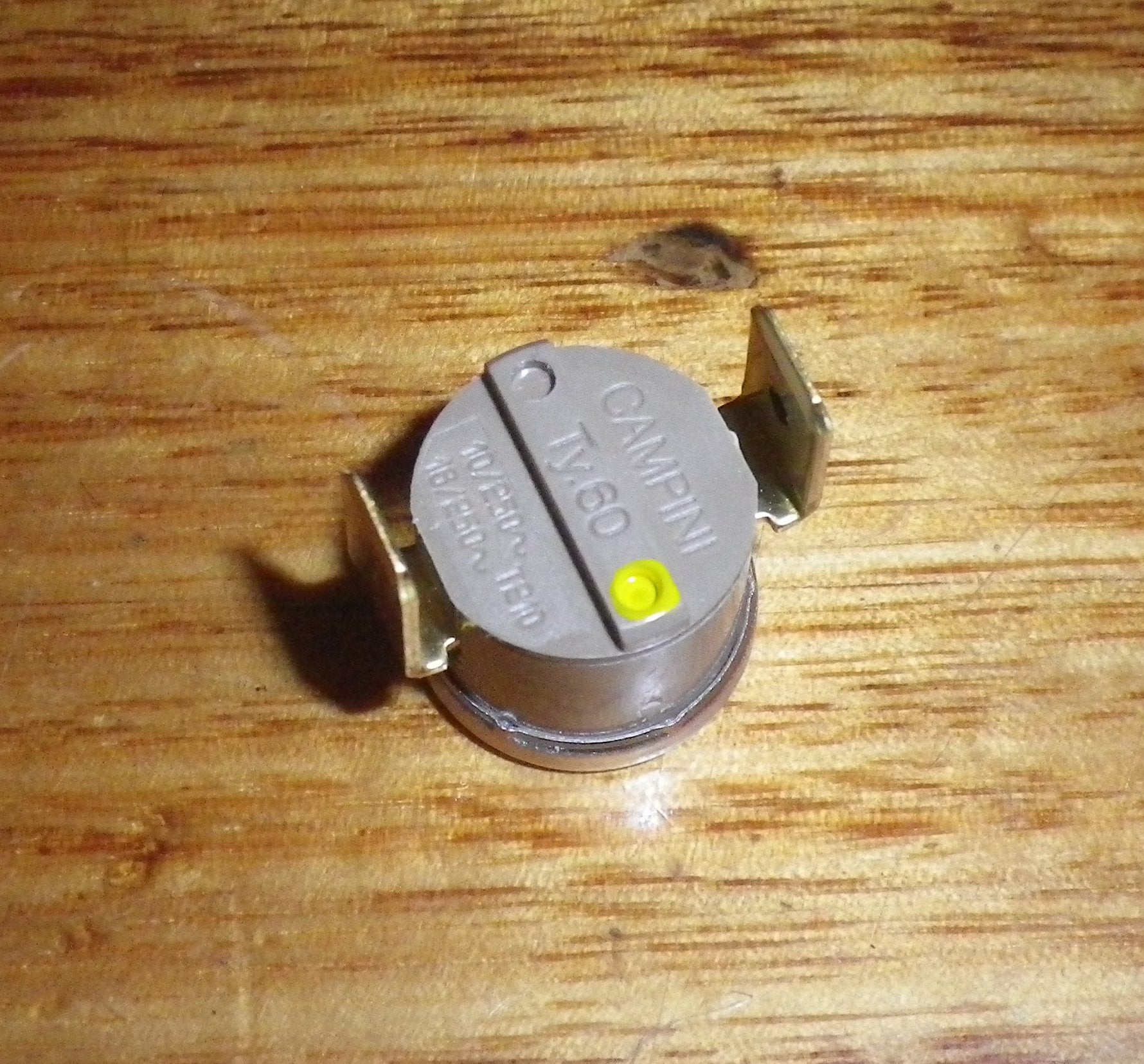Fisher & Paykel 140 Degrees Celsius Normally Closed Thermal Cutout for Campini Built - in Ovens - Part Number FP540039