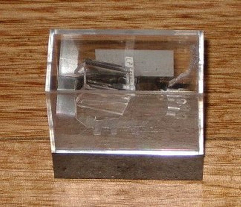Compatible Ceramic Cartridge with Stylus for BSR and Garrard - Part # PC05, KC172