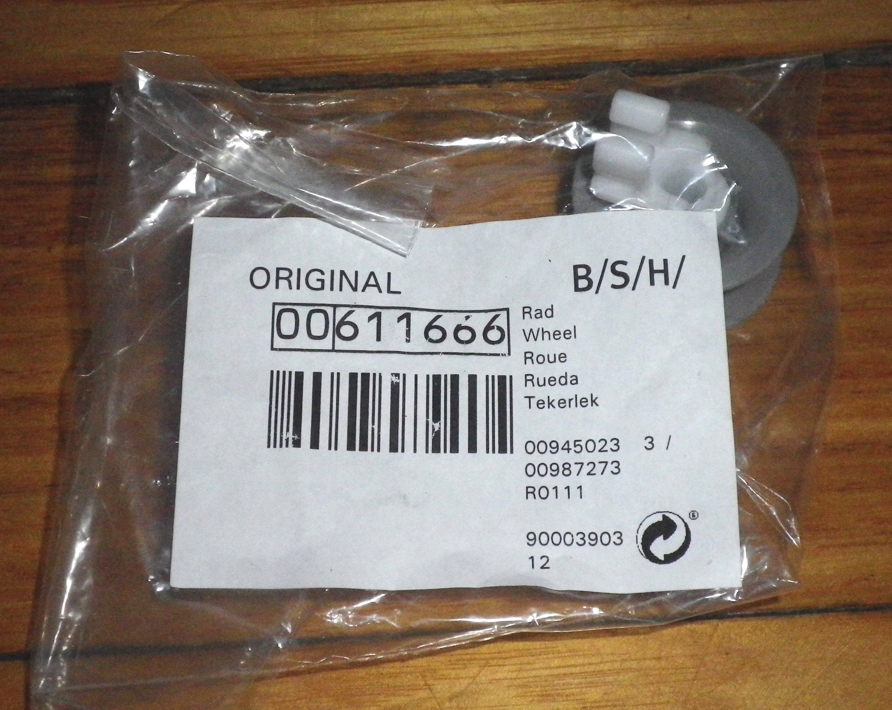 Bosch Dishwasher Upper Basket Replacement Wheel - Part Number 611666 for SMU Series Dishwashers