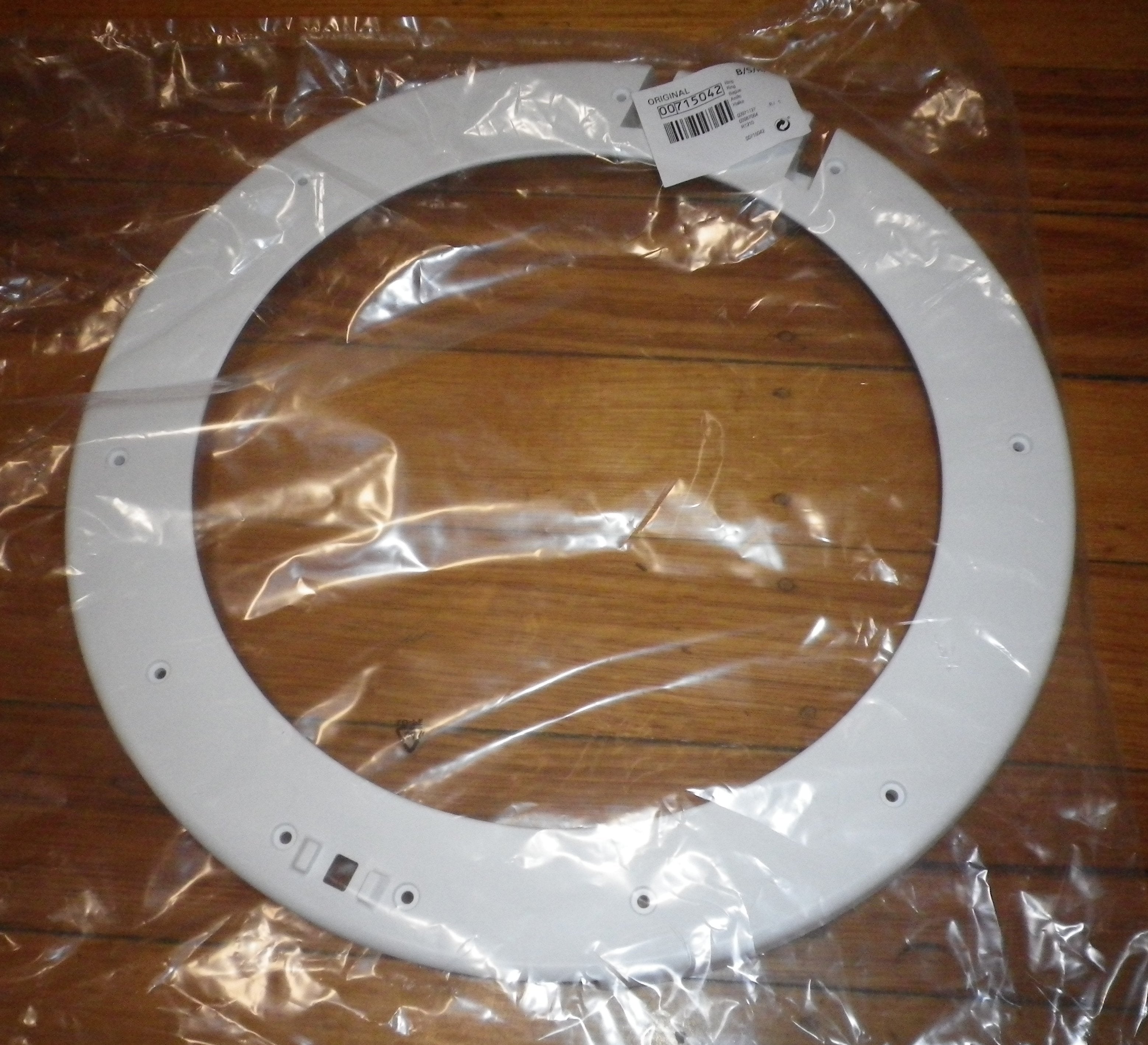 Bosch Maxx Front Loading Washer Genuine White Inner Door Moulding - Part # 715042