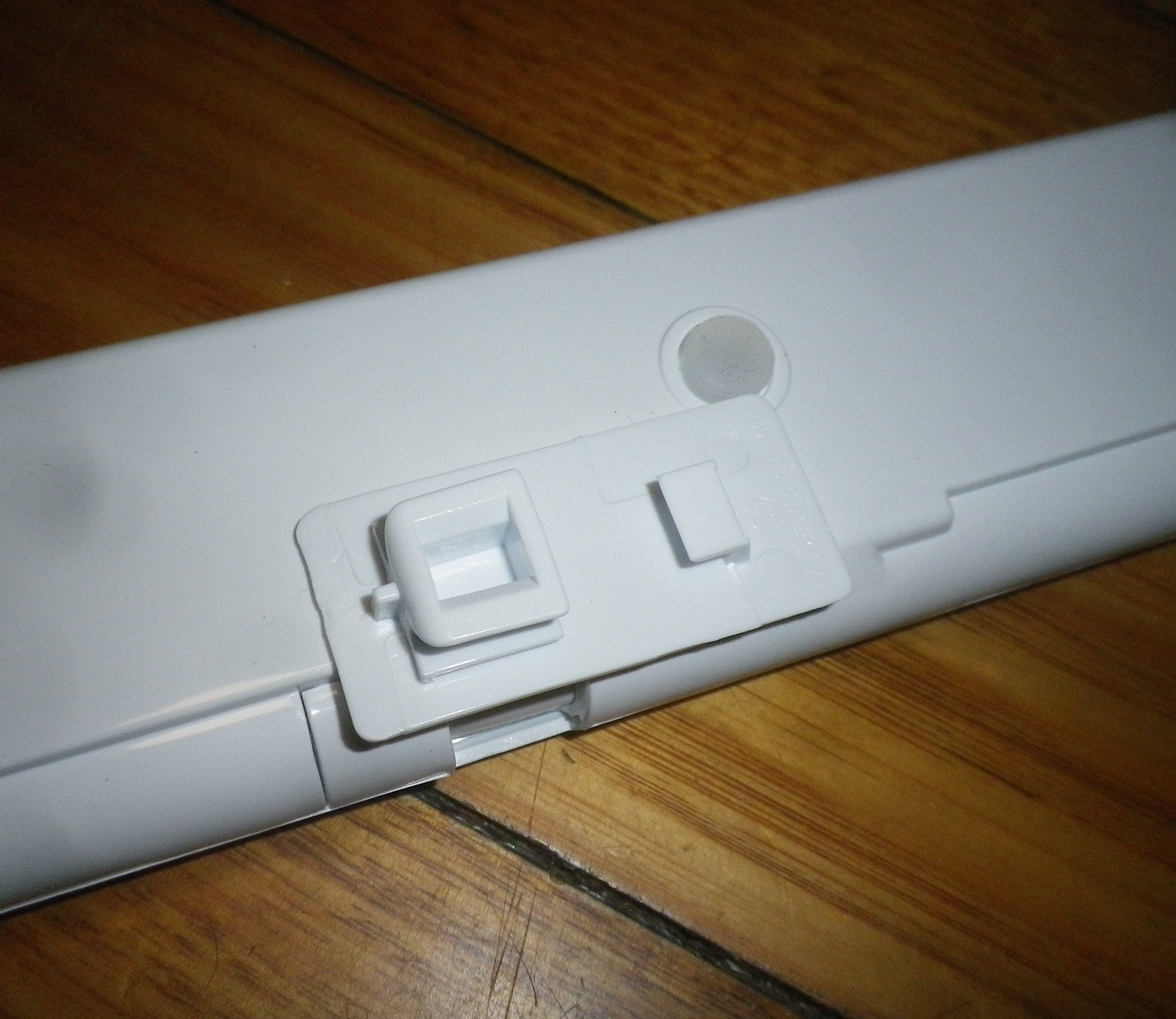 Samsung SRF5500S French Door Fridge Centre Closing Bar - Part # DA82 - 03171A