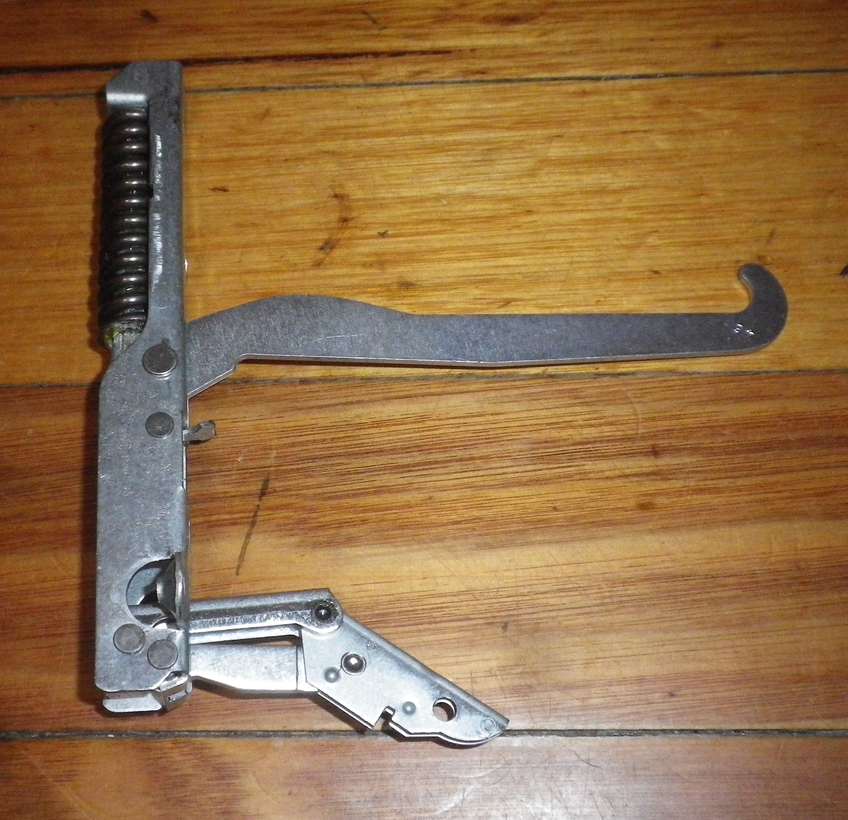Ariston MM26AUS-IX Underbench Oven Single Door Hinge - Part C00082464