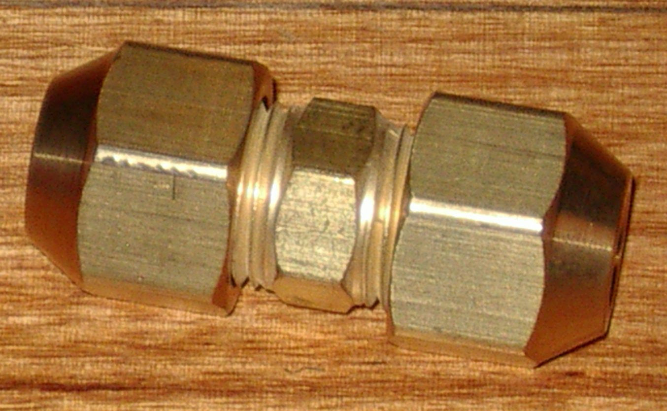 High - Quality 3/8 SAE Flare Brass Union Kit with Flare Nuts - RF422KIT