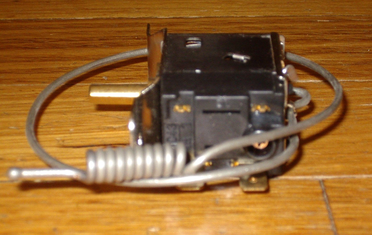 High - Quality Asian - Style Freezer Thermostat, Part # RF165A