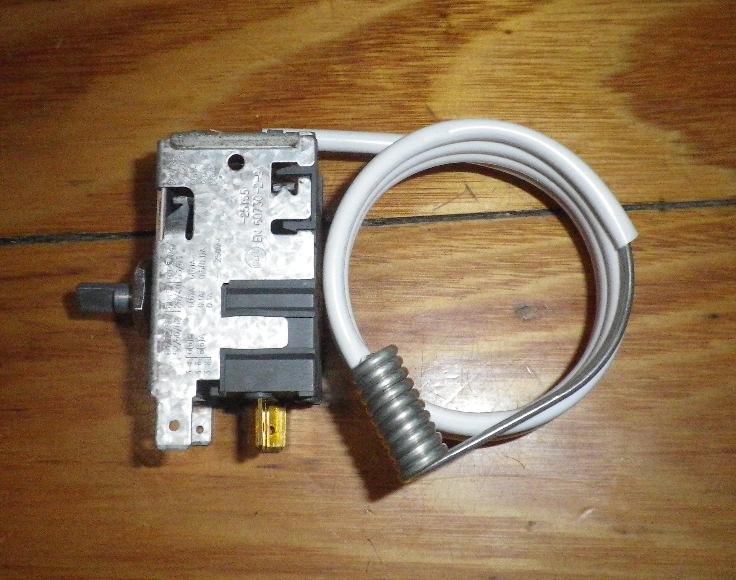 Fisher & Paykel Cyclic Defrost Fridge Thermostat - Part # FP883713 for C373, C450 Models