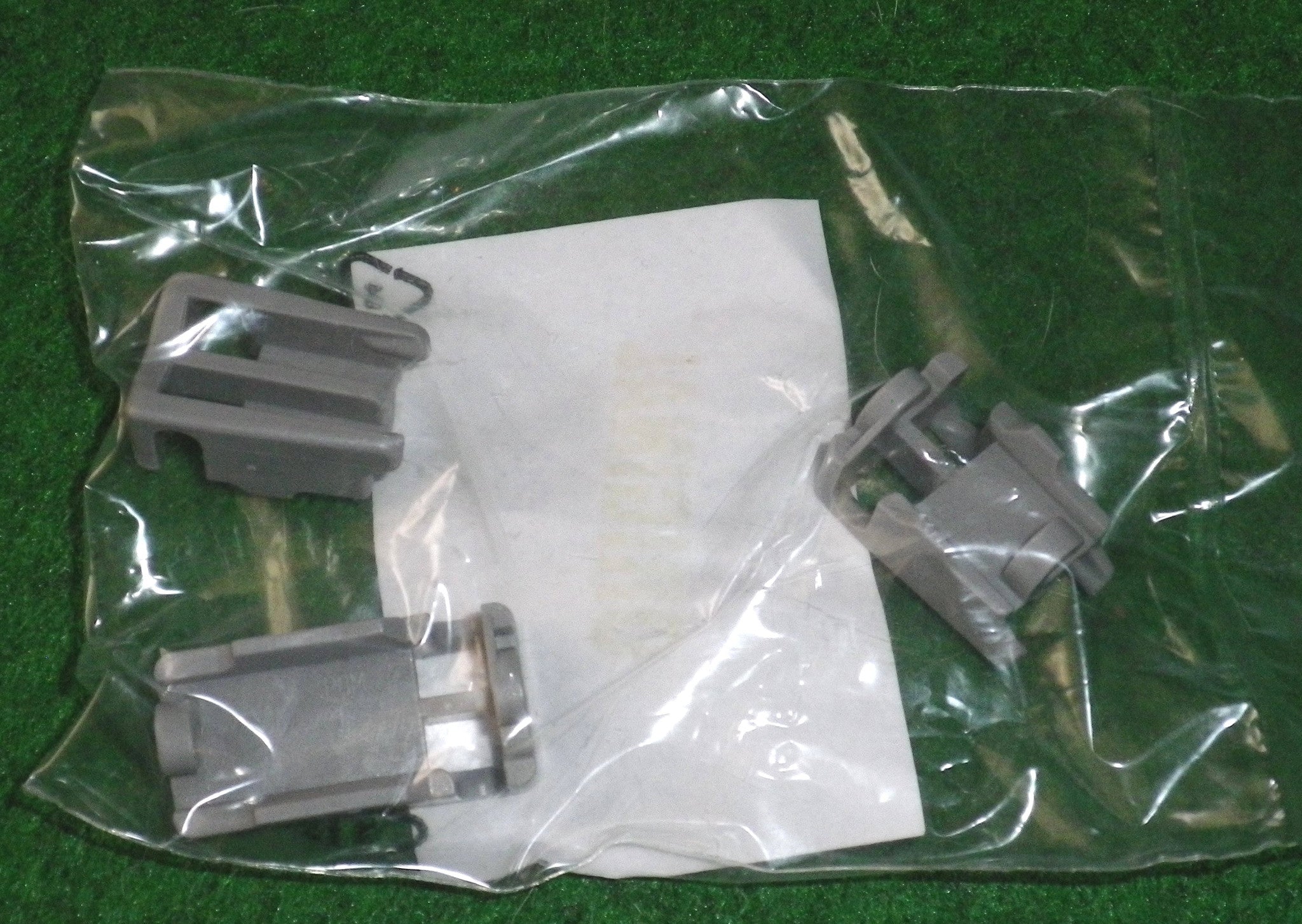 Bosch SGS, SGU Series Upper Dishwasher Basket Rack Clips (Pack of 3) - Part # 418674