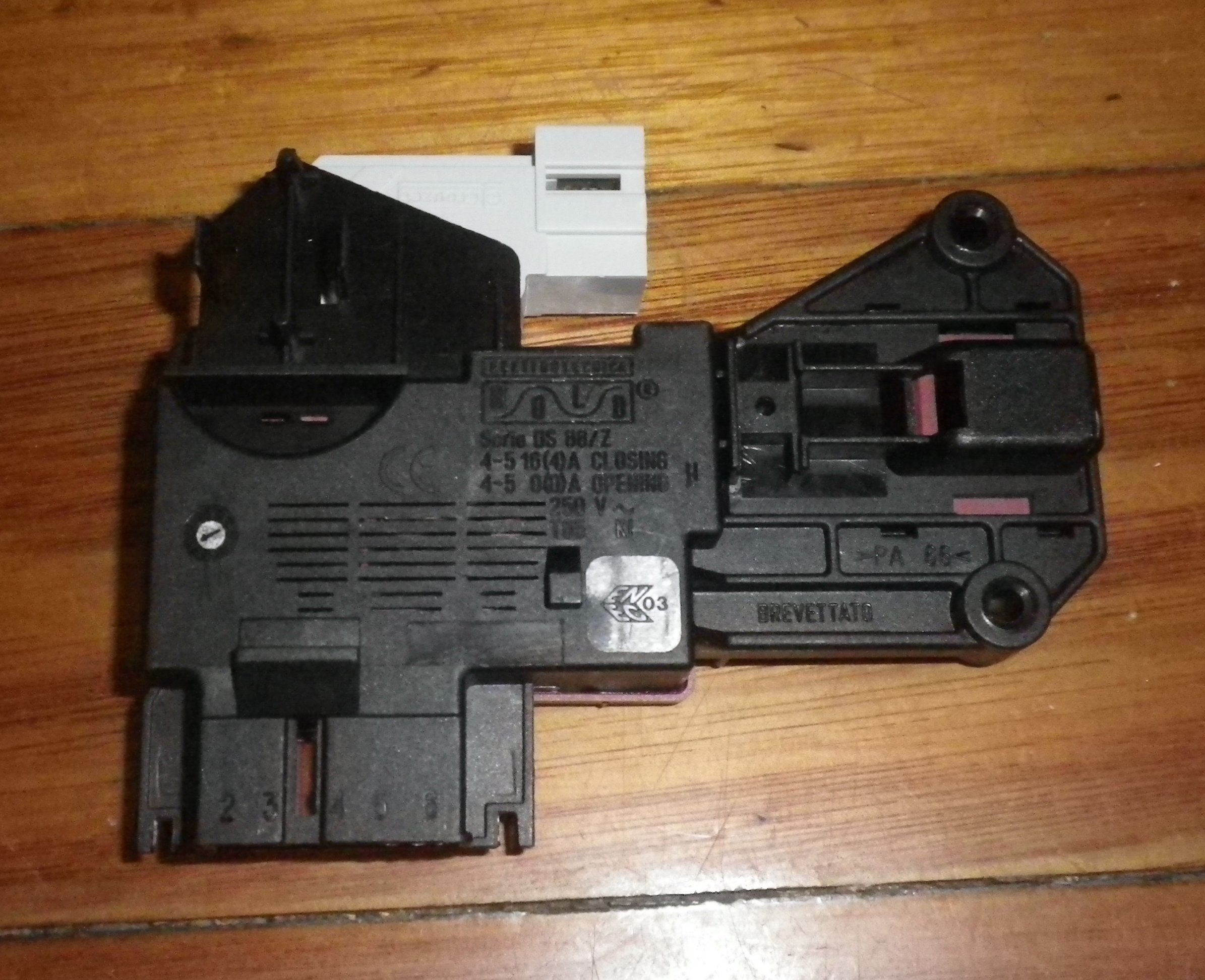 Whirlpool Late - Model Front - Loader Door Interlock Switch, Part # WA481228058019