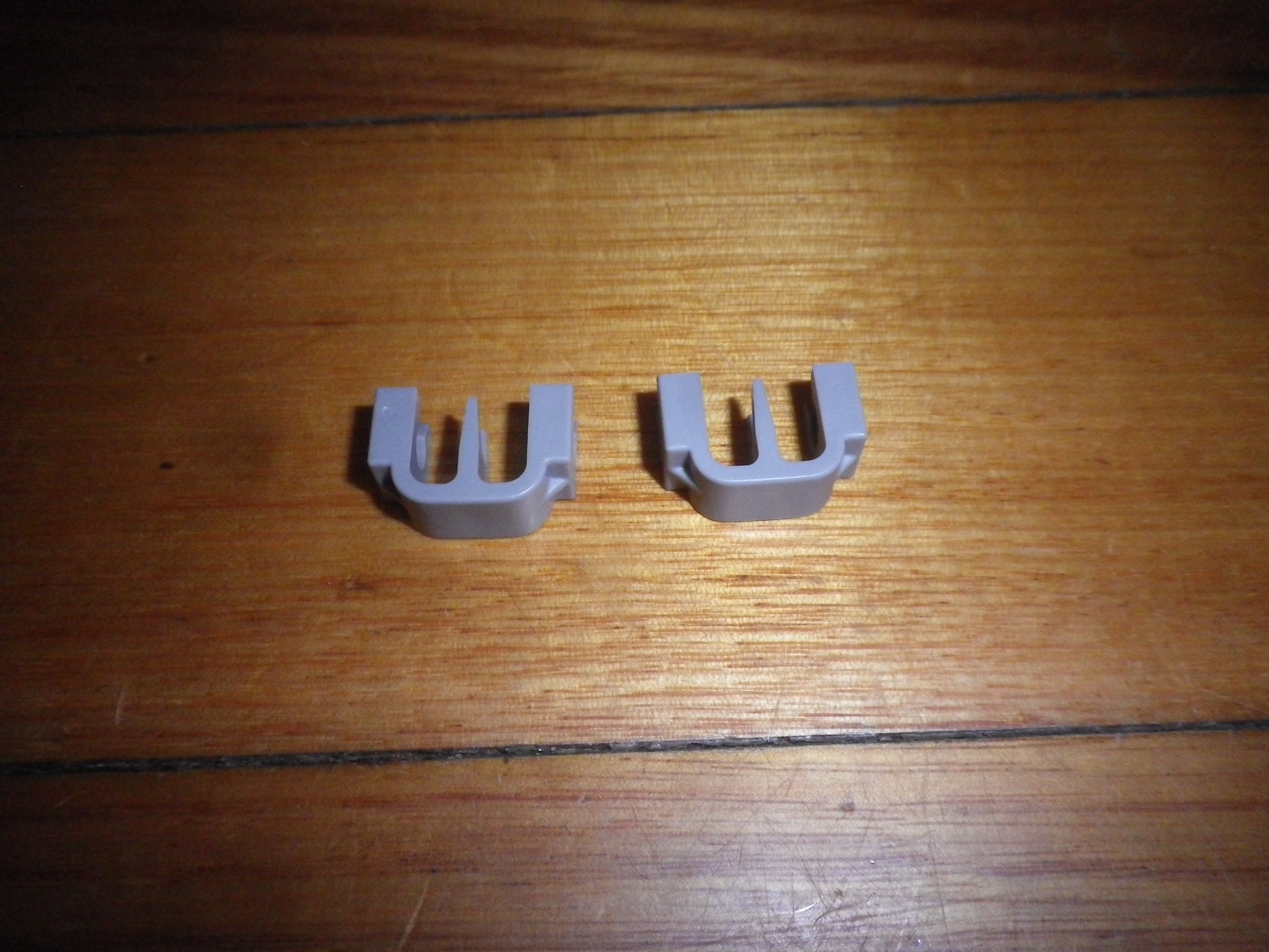 Bosch SGI, SGS, SGU Series Upper and Lower Dishwasher Tyne Bearing Clips - Part # 167291