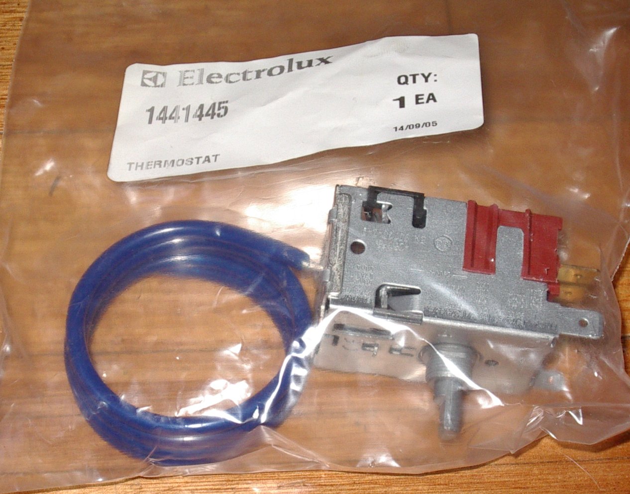 Westinghouse RJ212T No-Frost Refrigerator Thermostat - Part # 1441445, 077B1252L