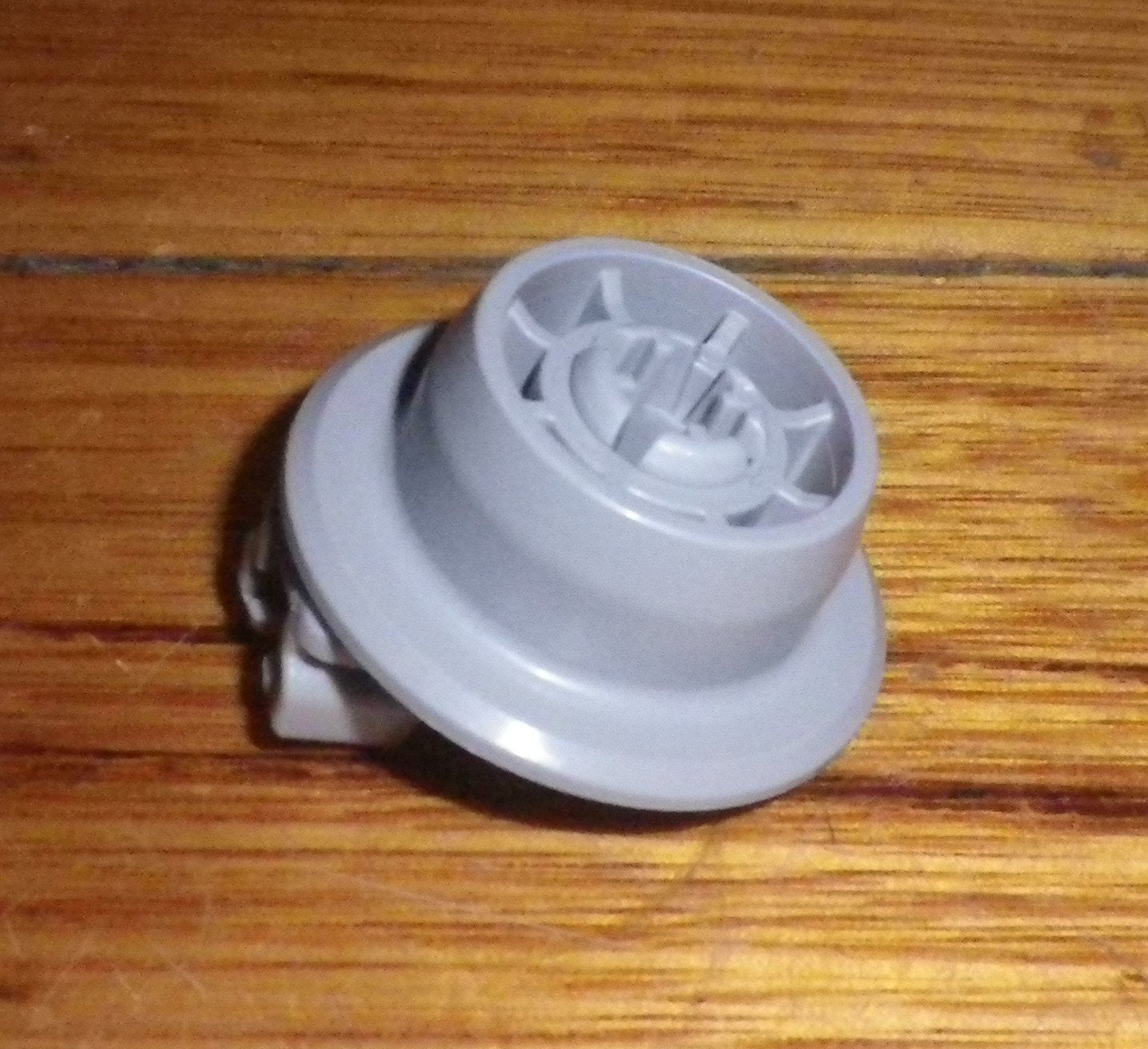 Bosch SMS46GW01A Compatible Lower Basket Stop Wheel - Part # 10014040