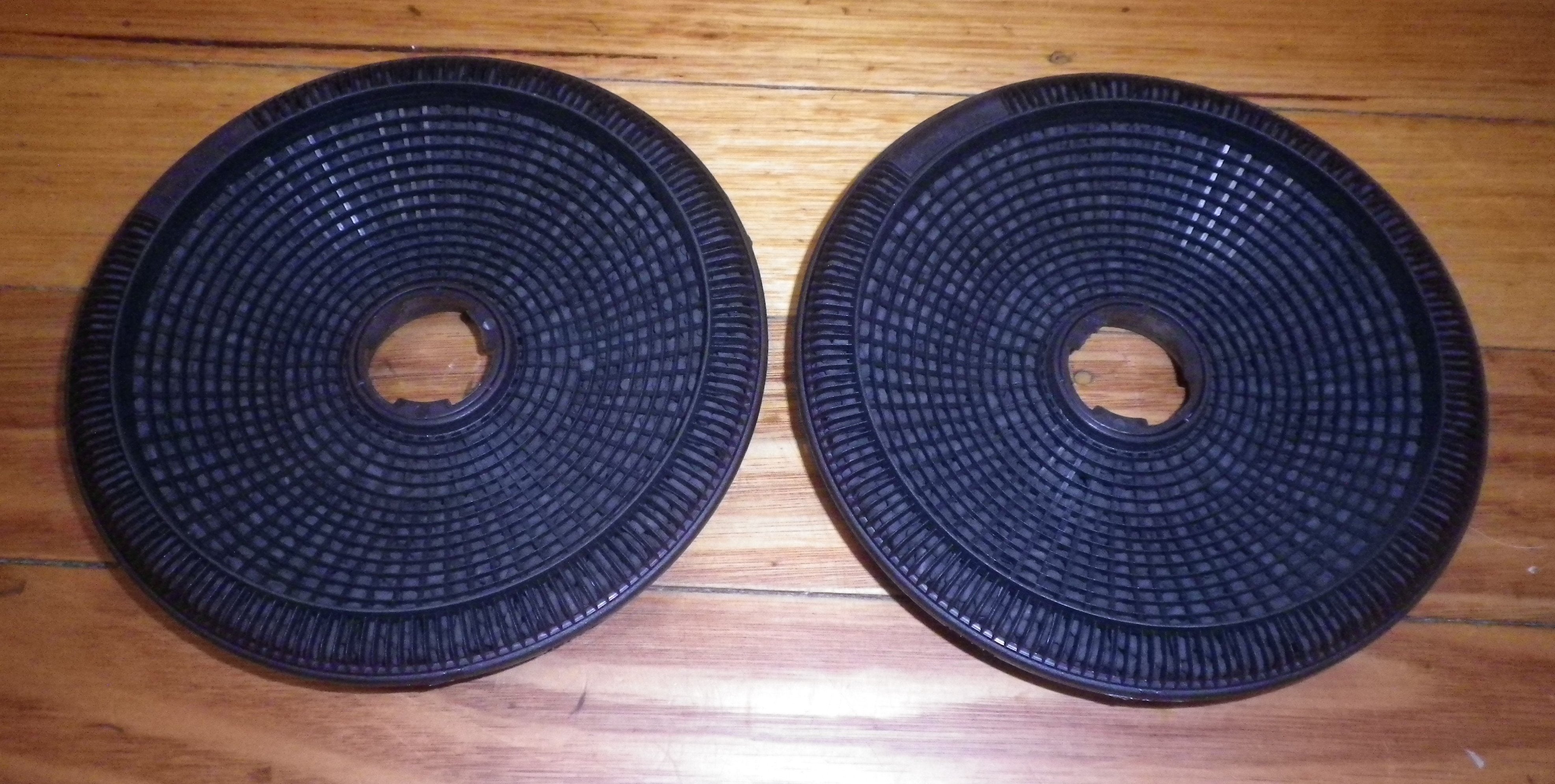 AEG, Smeg, Omega Round Activated Charcoal Rangehood Filters (Pack of 2) - Part # 902979877