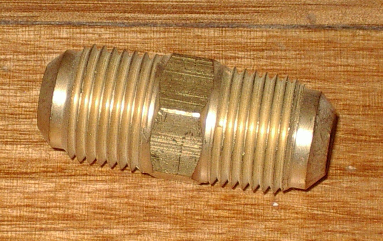 High - Quality 3/8 SAE Flare Brass Union Kit with Flare Nuts - RF422KIT
