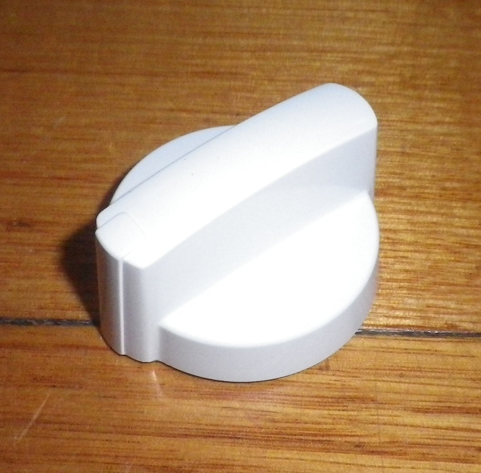 Westinghouse WDE Series Genuine White Stove Control Knob - Part # 0019008184