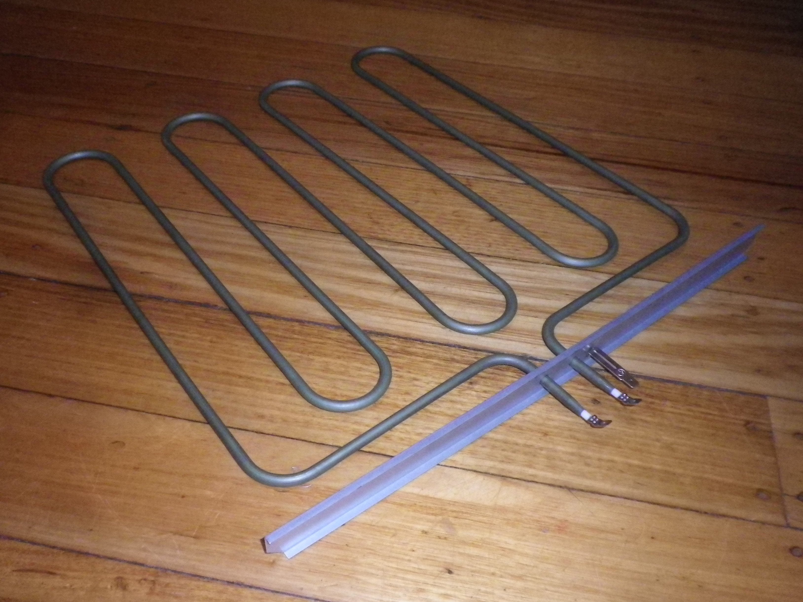Fisher & Paykel 1200-Watt Bottom Oven Heating Element - Part # FP561914 for Select Oven Models