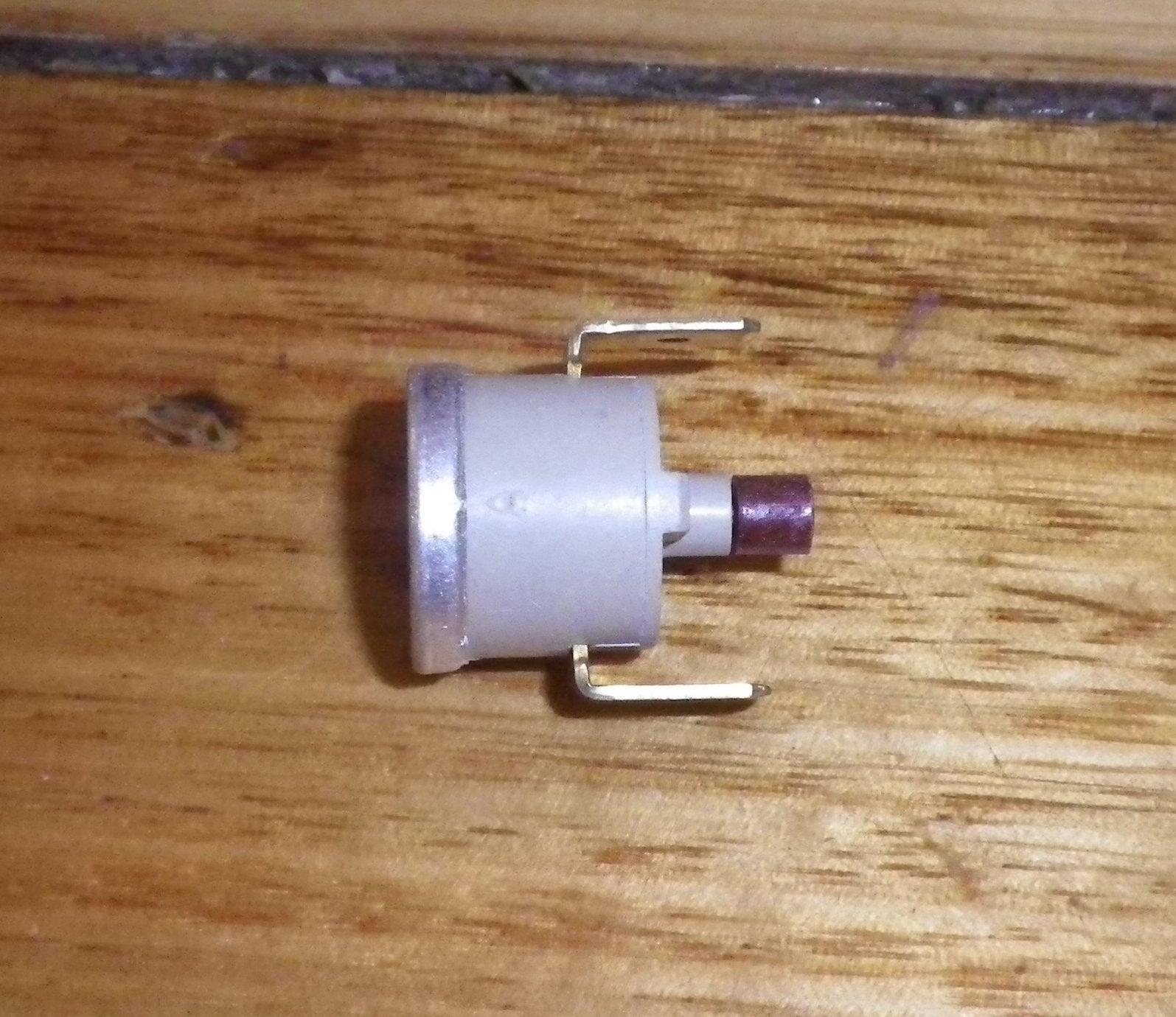 Fisher & Paykel Campini 150 Degrees Celsius Normally Closed Manual Reset Thermal Cutout for Built - in Ovens - Part Number FP540331