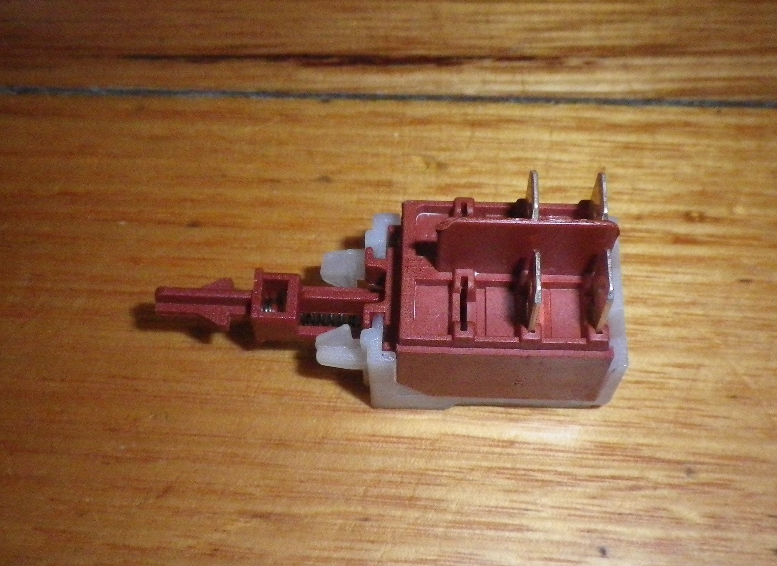 Westinghouse Mains On/Off Switch for WSF6606 and WSF6608 Series Dishwashers - Part Number 32001607