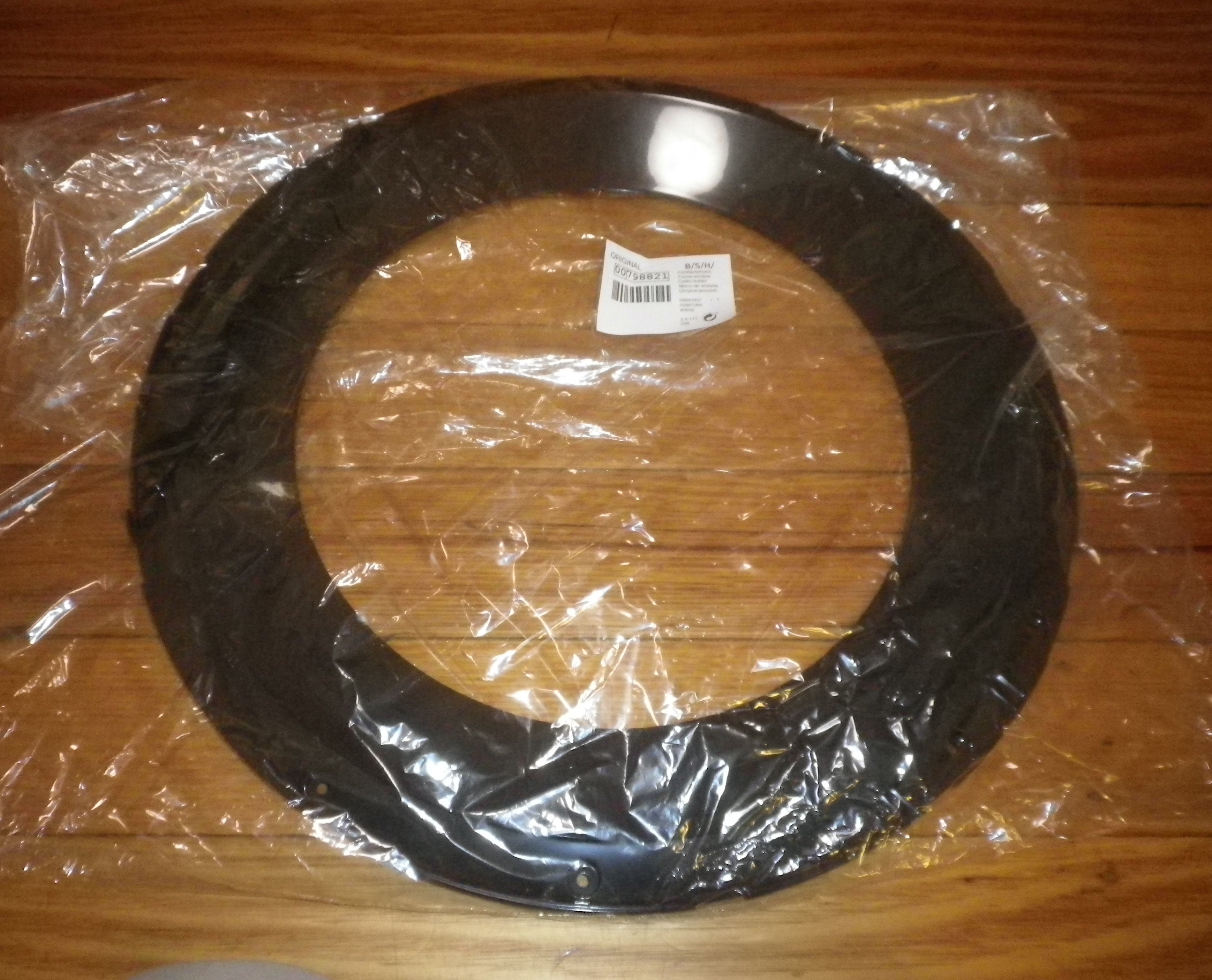 Bosch Serie 4 Front Loading Washing Machine Outer Door Moulding - Genuine Replacement Part # 798821