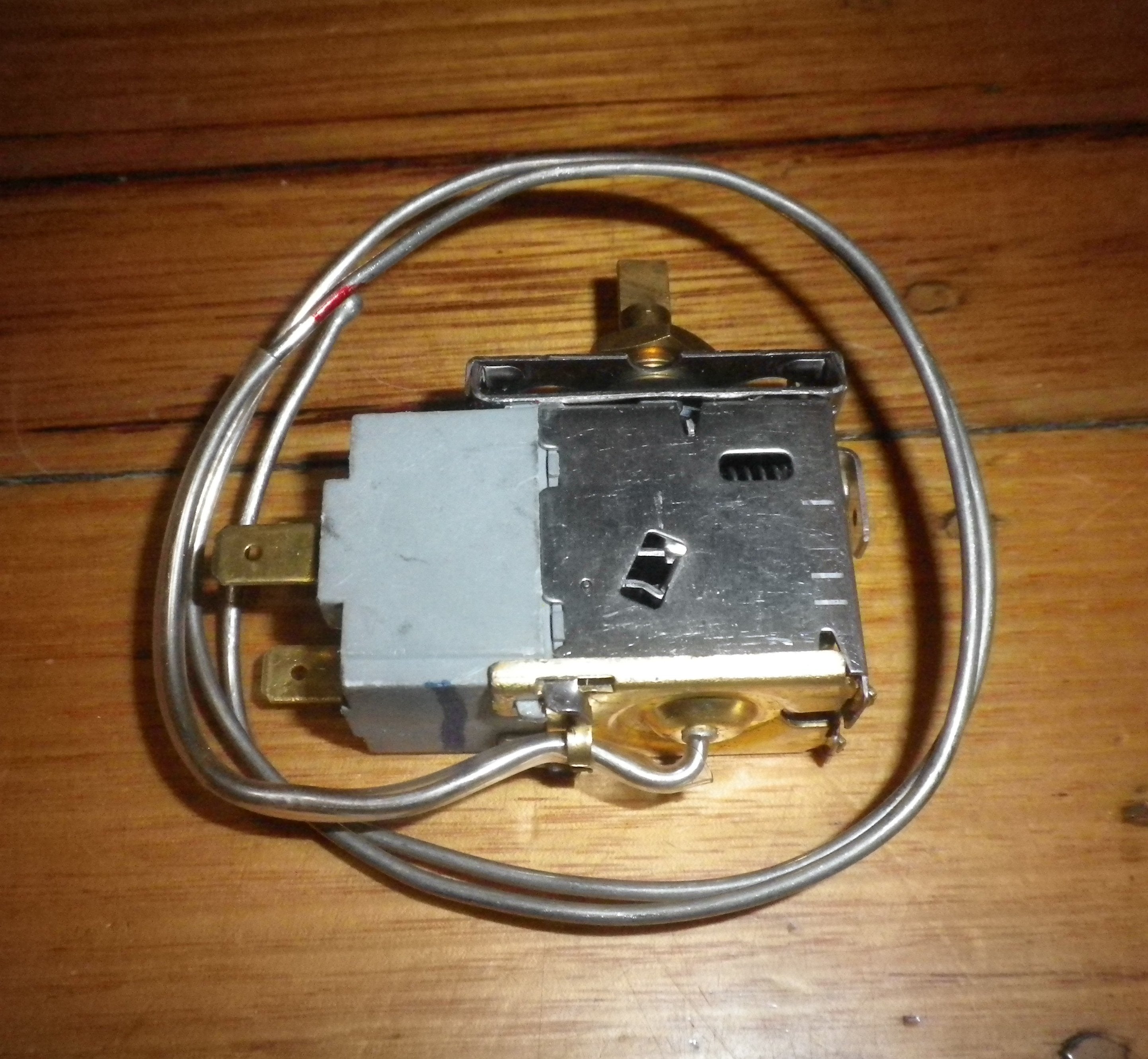 Westinghouse Asian-Style Single Door Fridge Thermostat - Replacement Part # 4055090155, Compatible with Models WRM2400WD, WDFE25E-L3