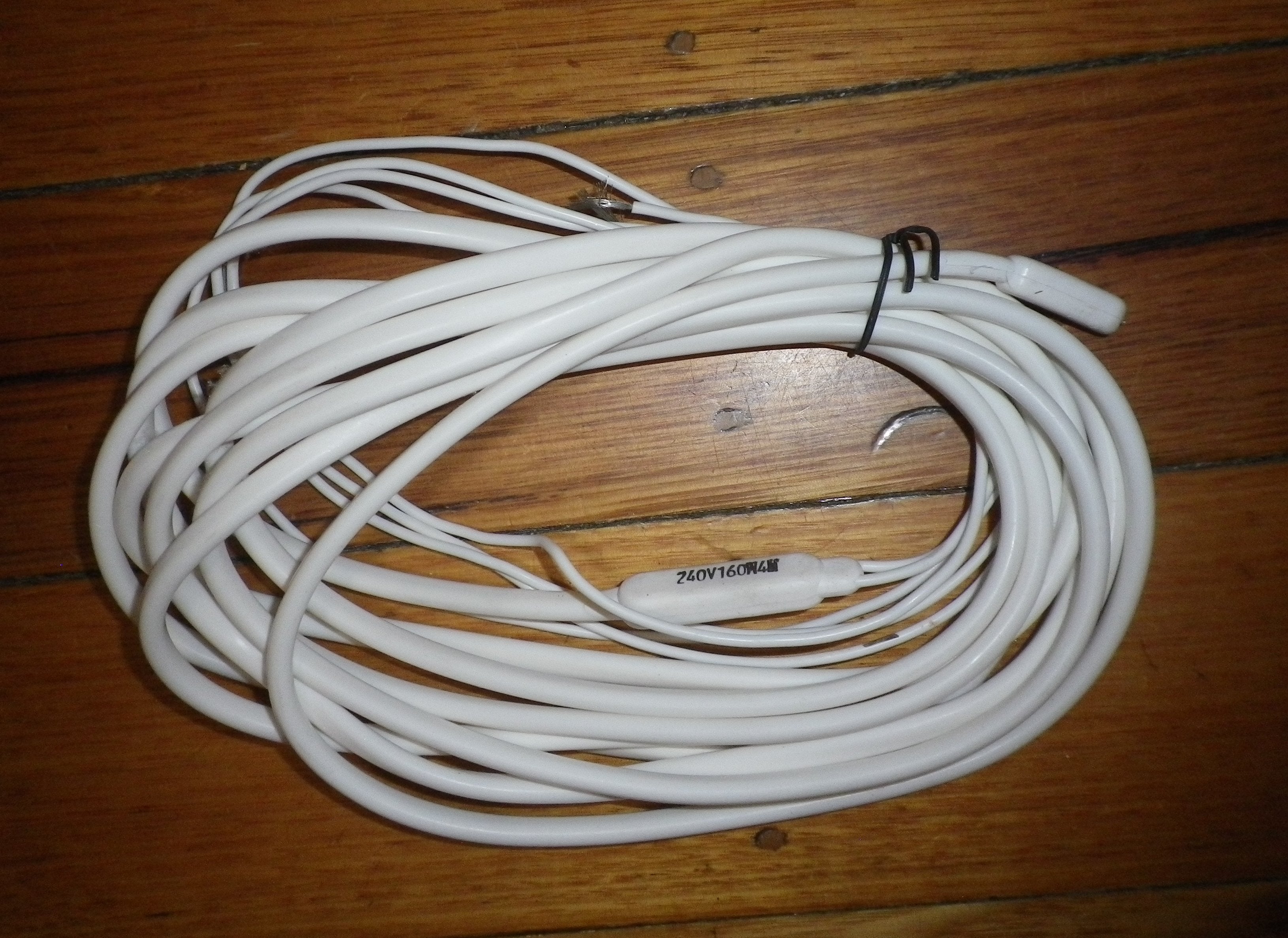 4-metre Universal 160W PVC Fridge Drain Heater Element DR994E