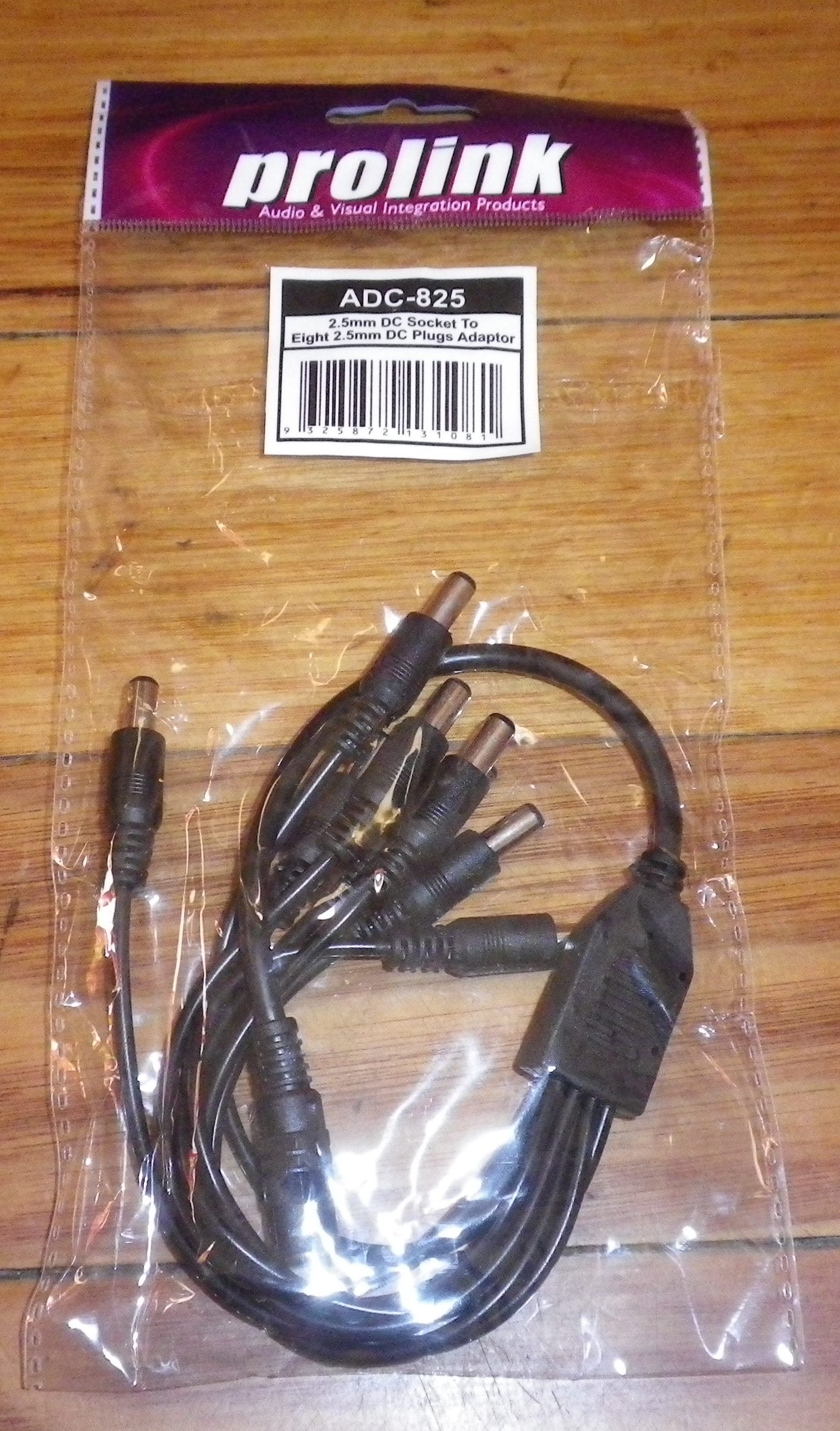 Prolink High - Quality DC Plug Splitter Cable: Convert One 2.5mm DC Socket into 8 X 2.5mm DC Plugs - Part Number ADC825