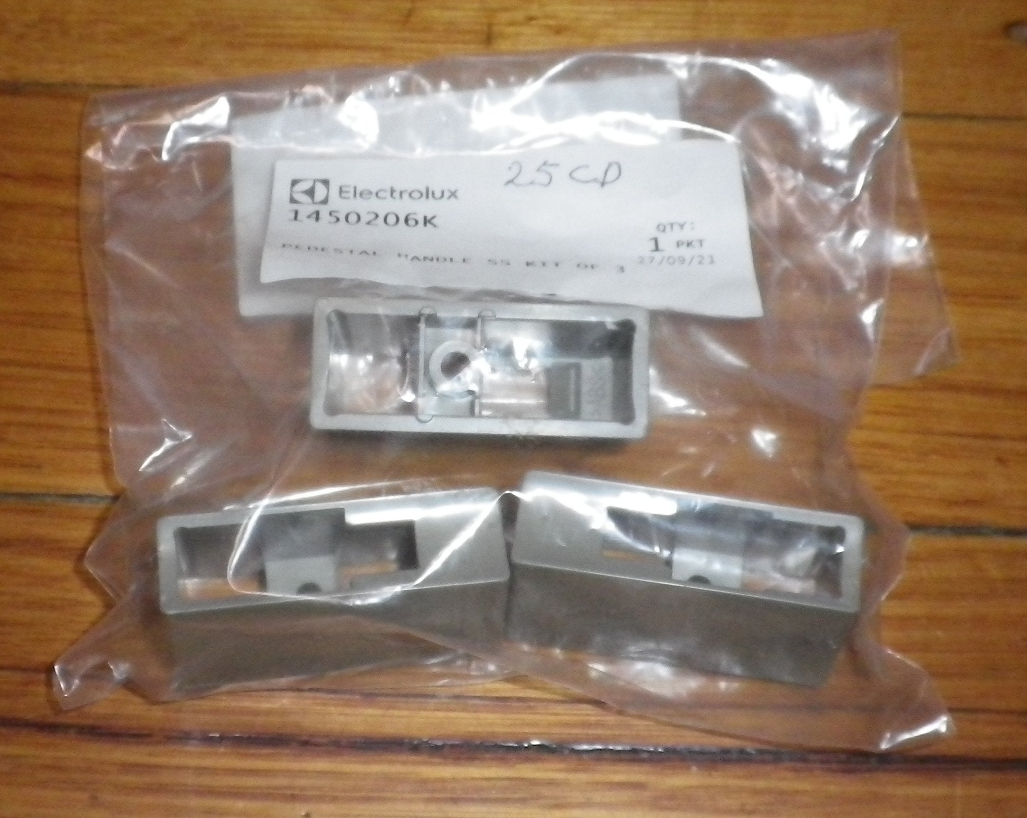Westinghouse, Simpson Grey Fridge Handle Pedestal Mounts Set of 3 - Part #1450206K