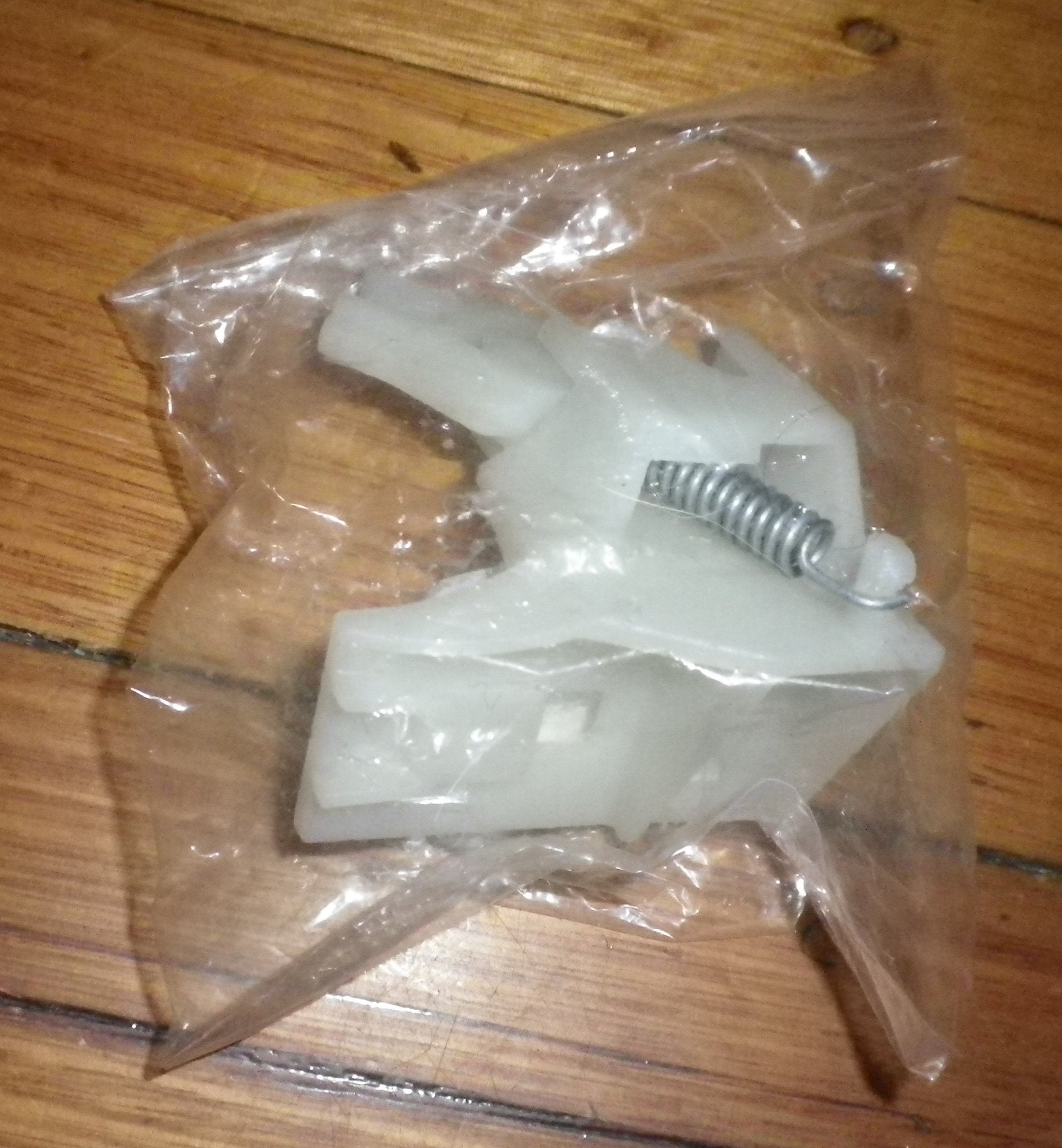 Fisher & Paykel DD606 Dishwasher Left-Hand Drawer Latch Assembly Replacement Part - FP522585 for Dishwasher Drawer
