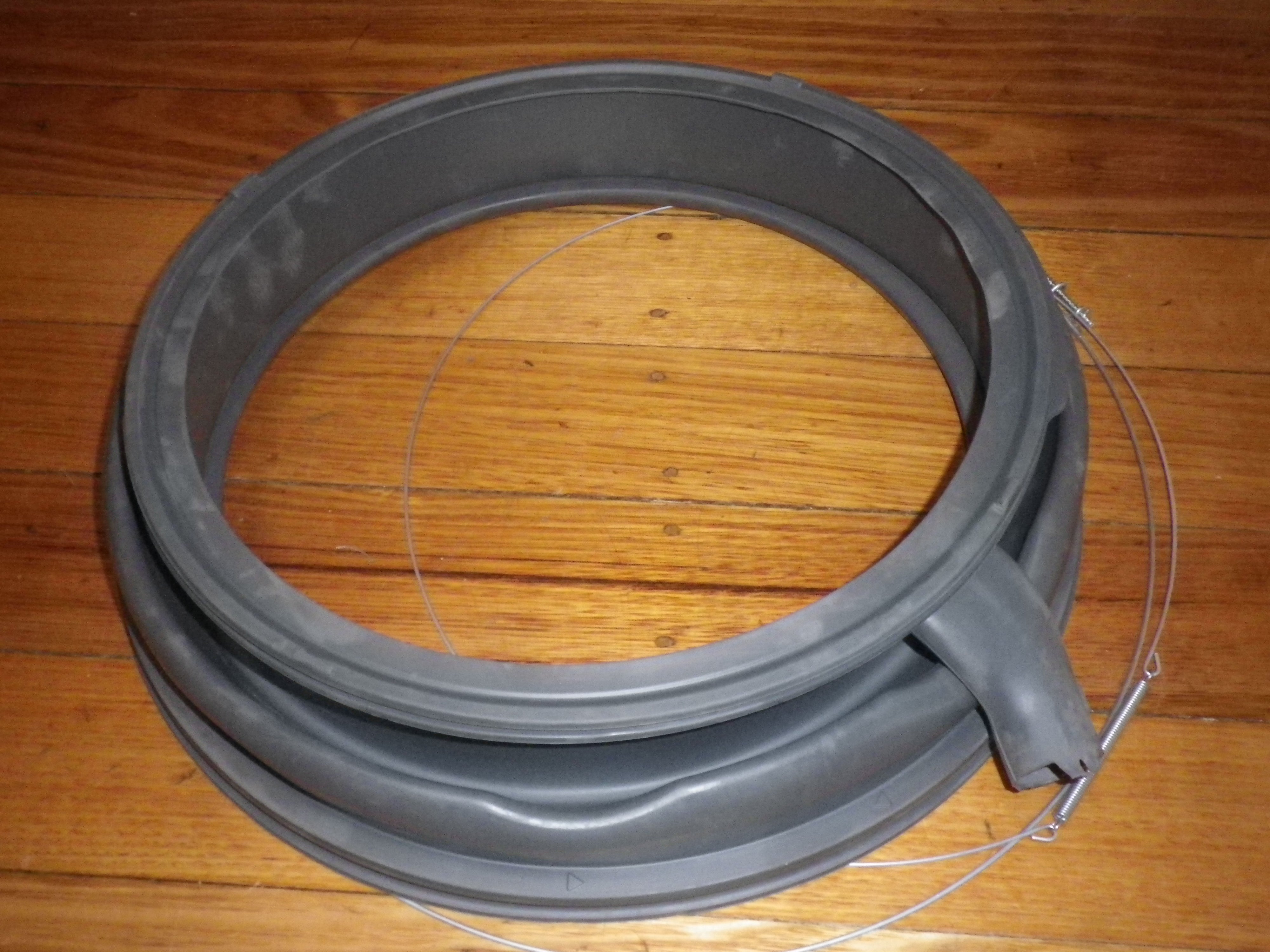 Bosch Front Loader Grease-Resistant Door Gasket with Tube - Part # 772653