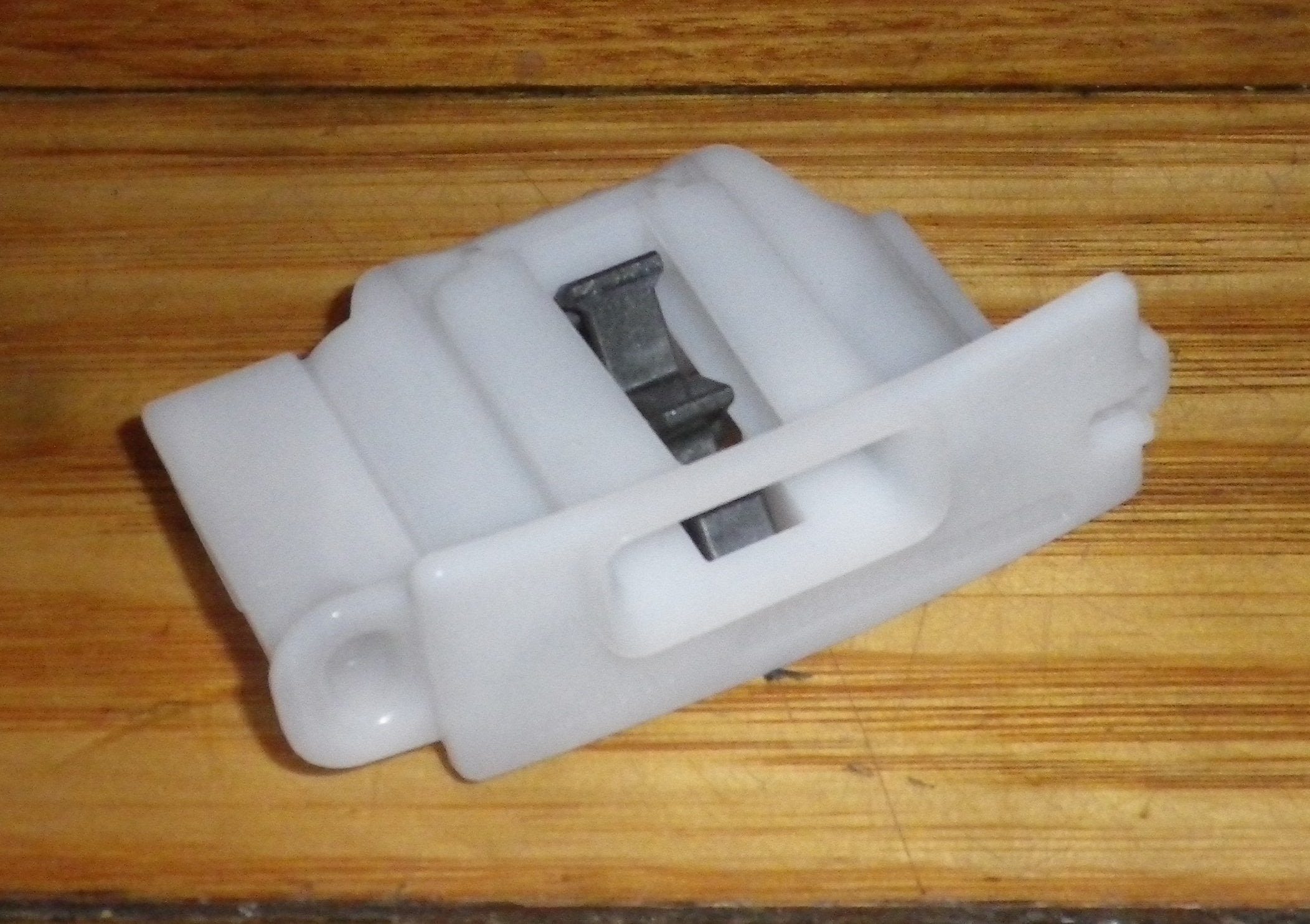 Bosch WT, WTG, WTH, WTW Series Dryer Female Door Latch Assembly - Part # 10022250