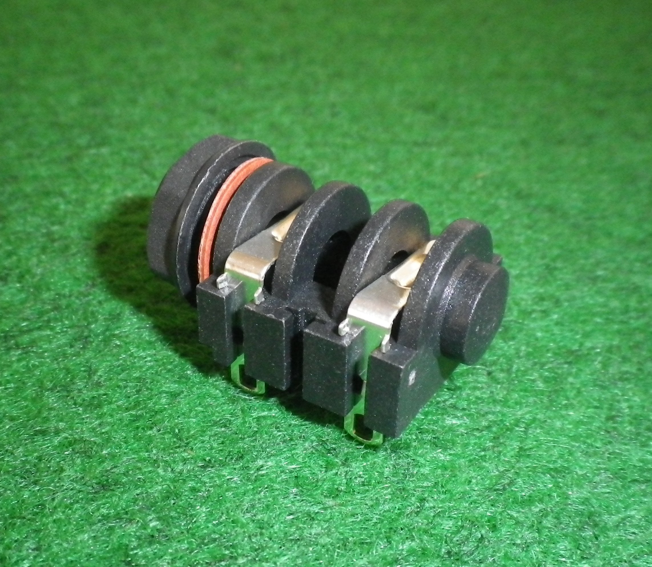 6.3mm Plastic Insulated Mono Switched Phone Socket with Solder Tags - Part Number BJ102, Ideal for Audio Equipment