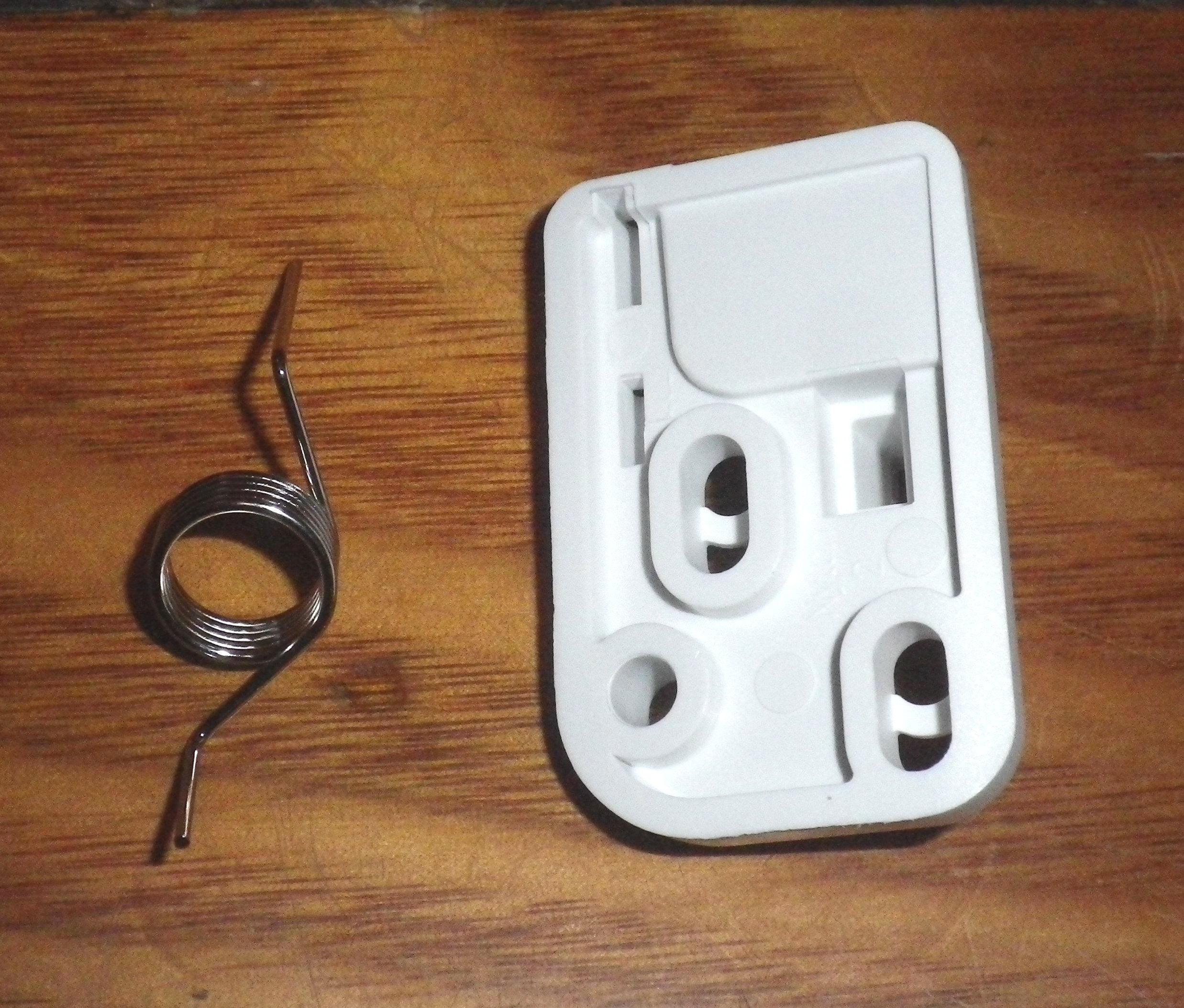 Fisher & Paykel French Door Fridge Centre Closing Bar Spring Kit - Part FP847788P