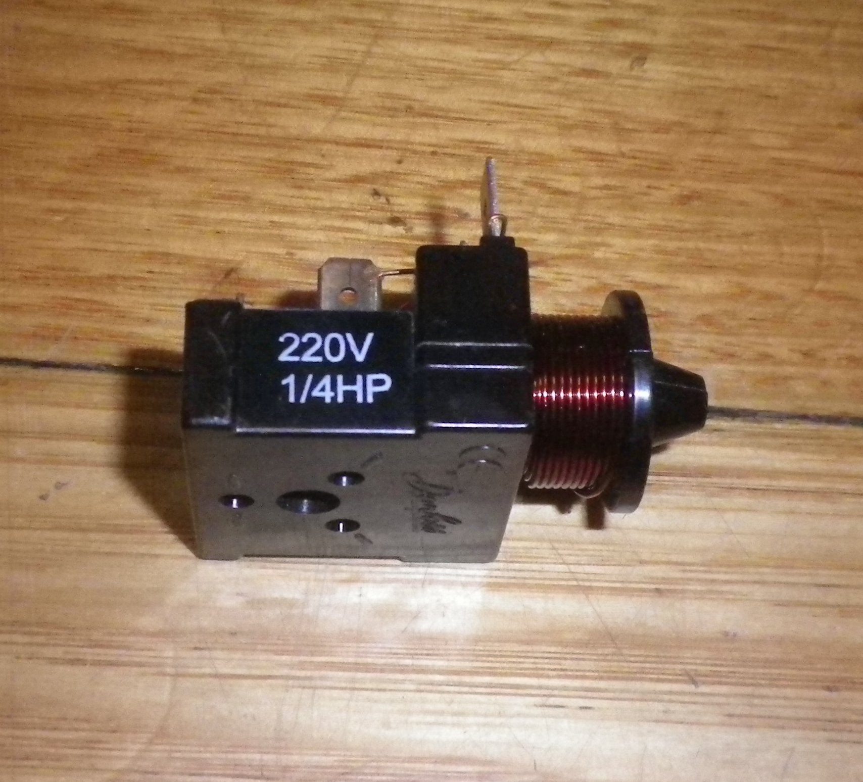1/4HP 220VAC Compatible Start Relay for Danfoss Fridge Compressors - Part # RF924