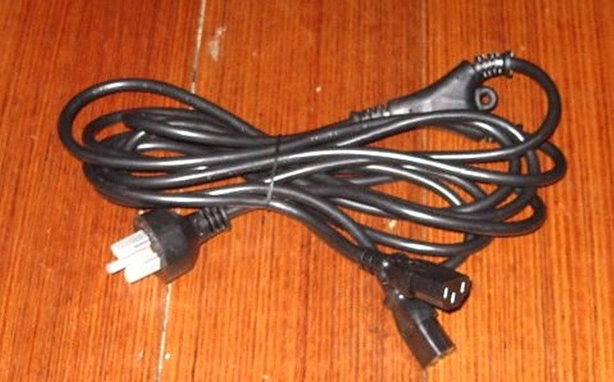 2m Computer Power Lead - Dual IEC Female to 3 - pin Mains Plug, Part # ACL605