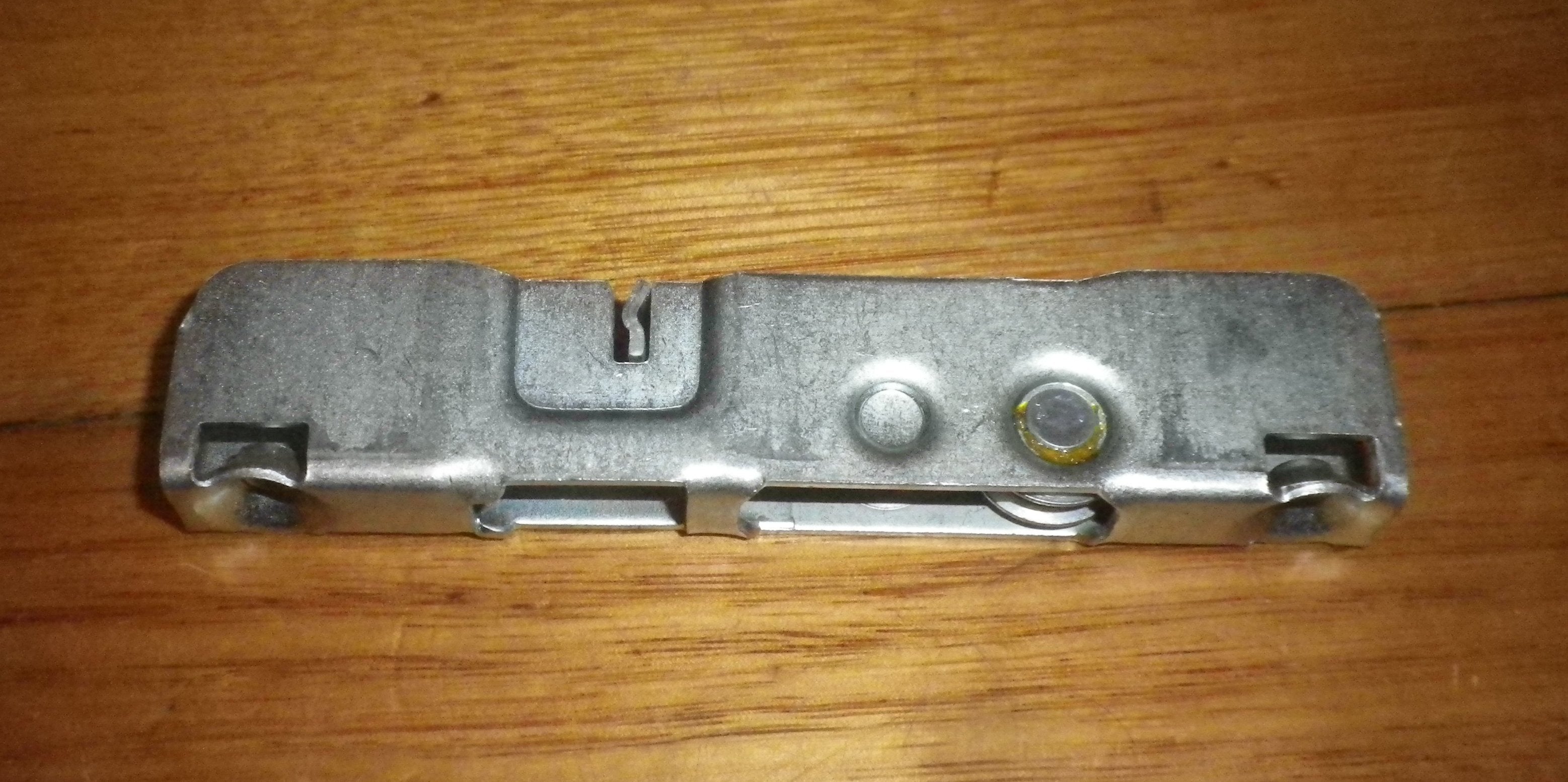 Ariston and Whirlpool Compatible Oven Door Hinge Support Bracket Assembly - Replacement Part Numbers A049938, 481941758056