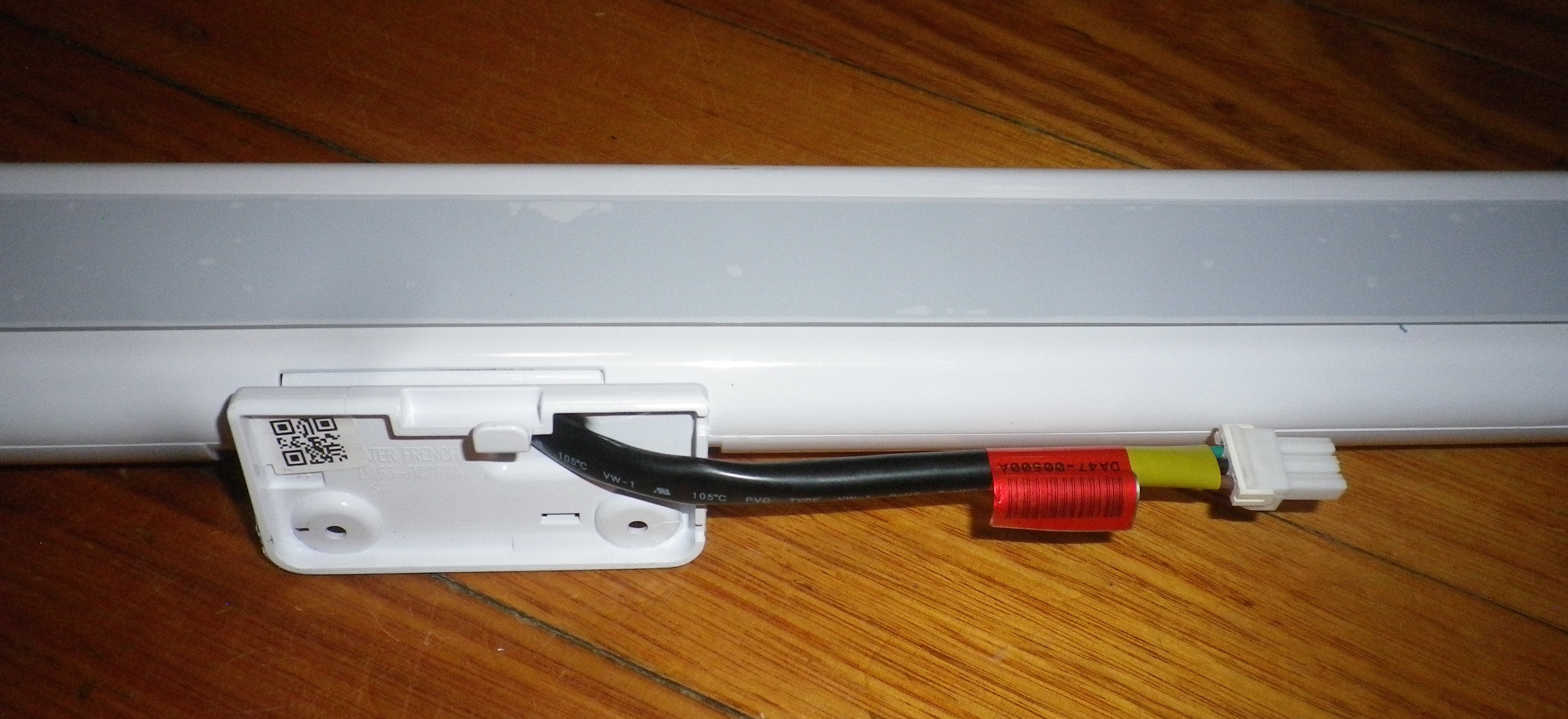 Samsung SRF719DLS French Door Refrigerator Centre Closing Bar Replacement Part # DA97-17722P
