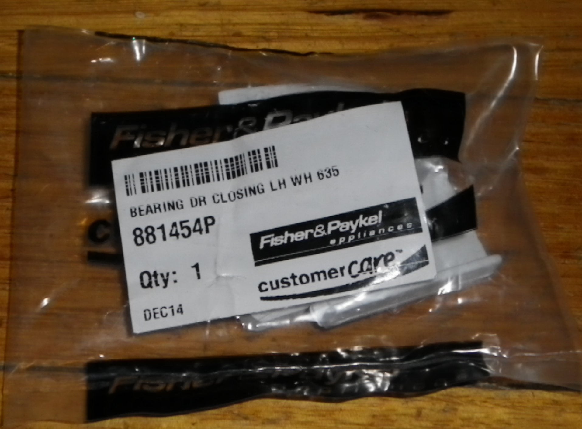 Fisher & Paykel Early White Left-Handed Door Closing Hook Stop for Refrigerators - Part Number FP842242