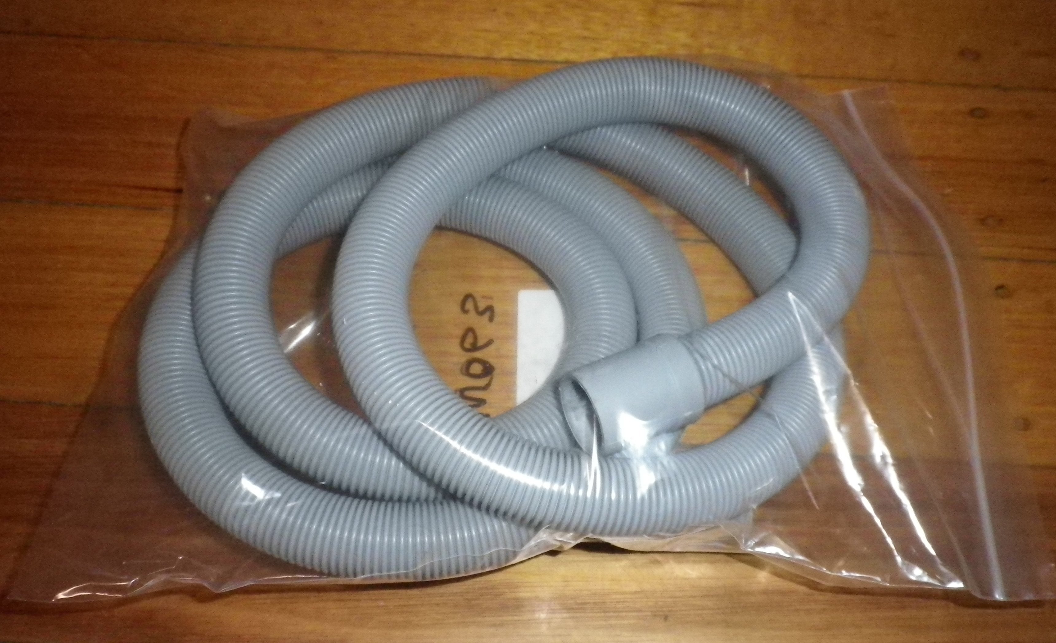 Universal 2.0 - Meter Long 19mm Diameter Plastic Dishwasher and Washing Machine Outlet Hose with 21mm Diameter Ends, Part # W063