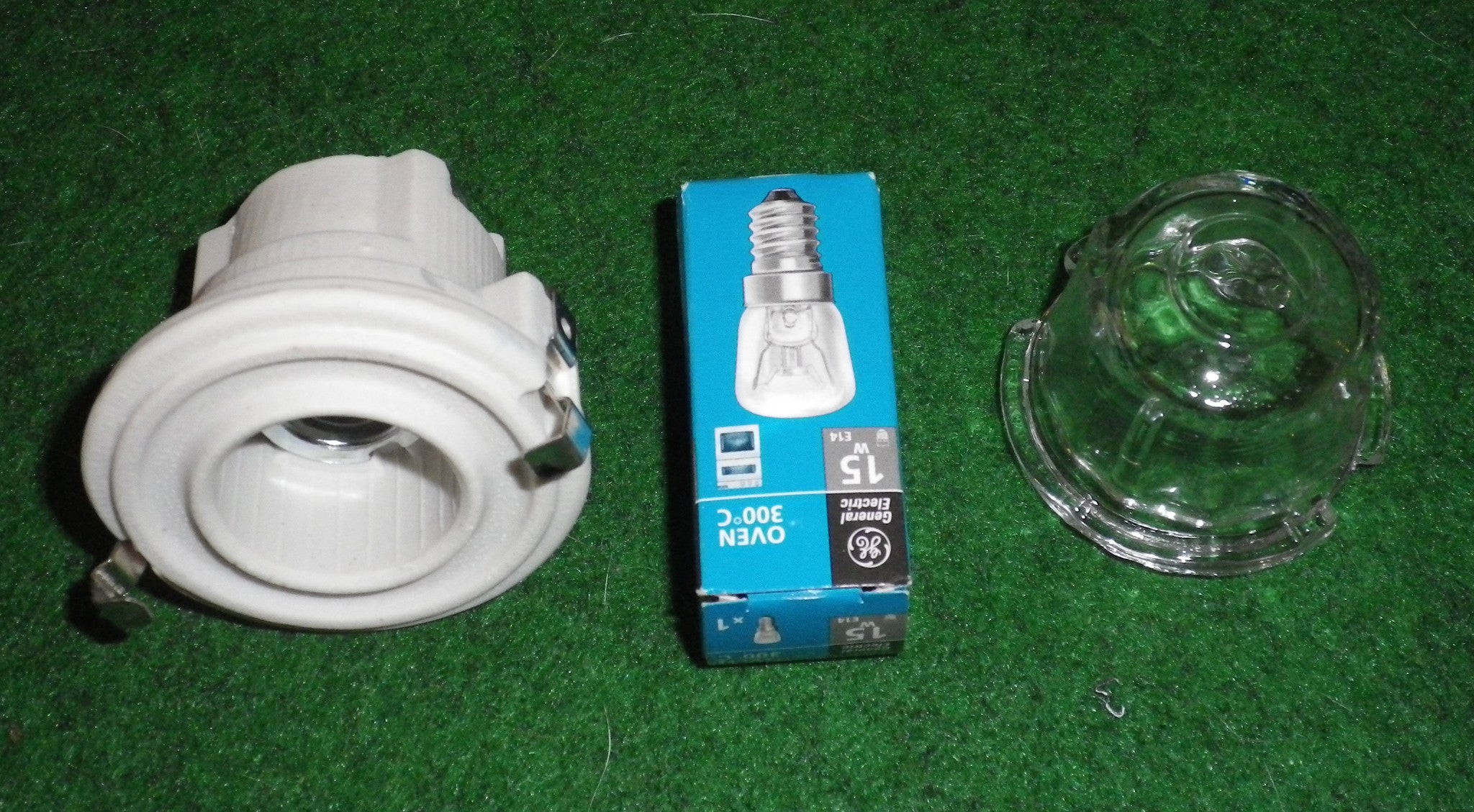 50mm Universal Oven Lampholder with 15w SES Globe - Part SE189