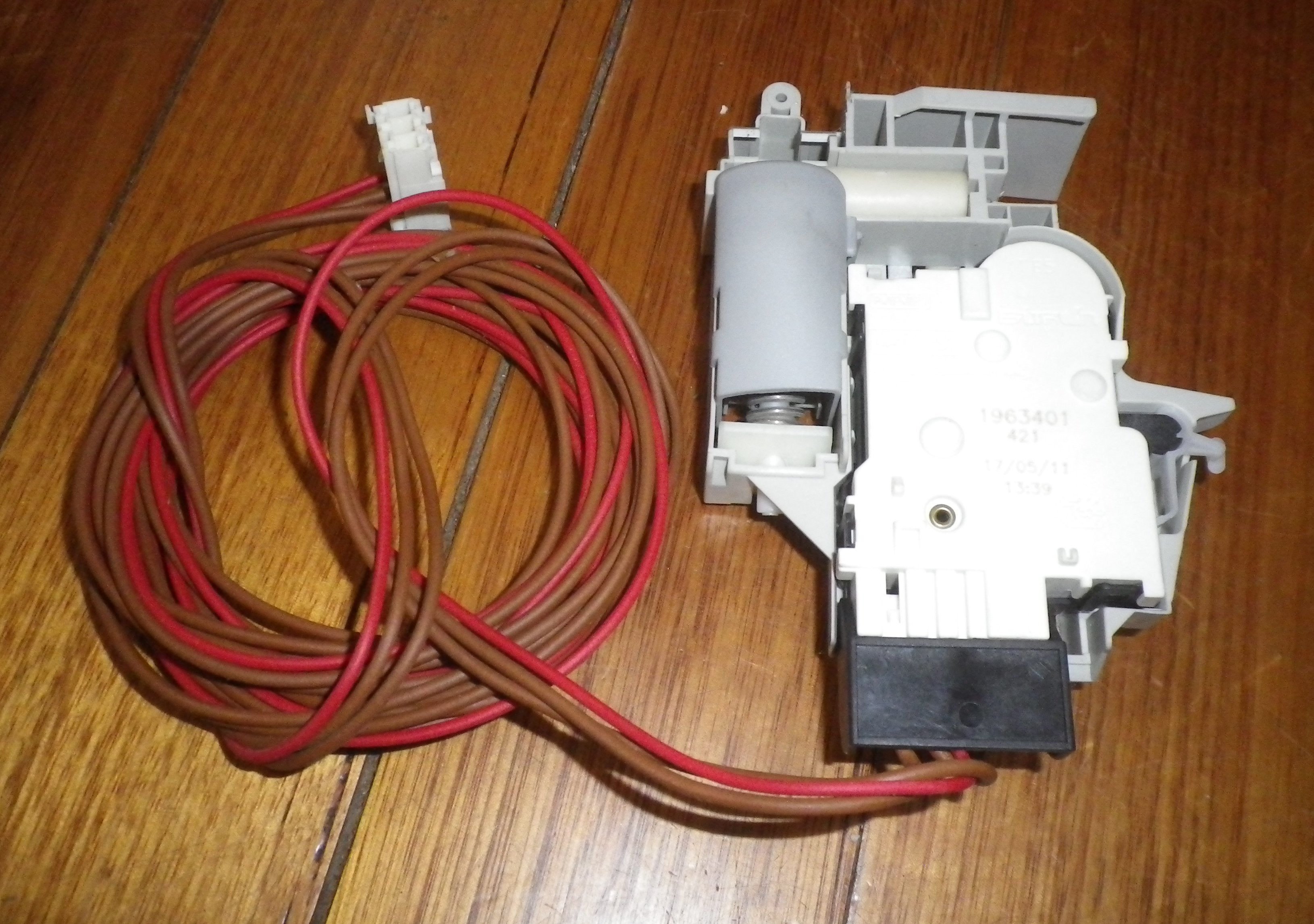 Ariston, Hotpoint, Indesit Washing Machine Thermal Lock Assembly - Genuine Part # C00297460, A297460